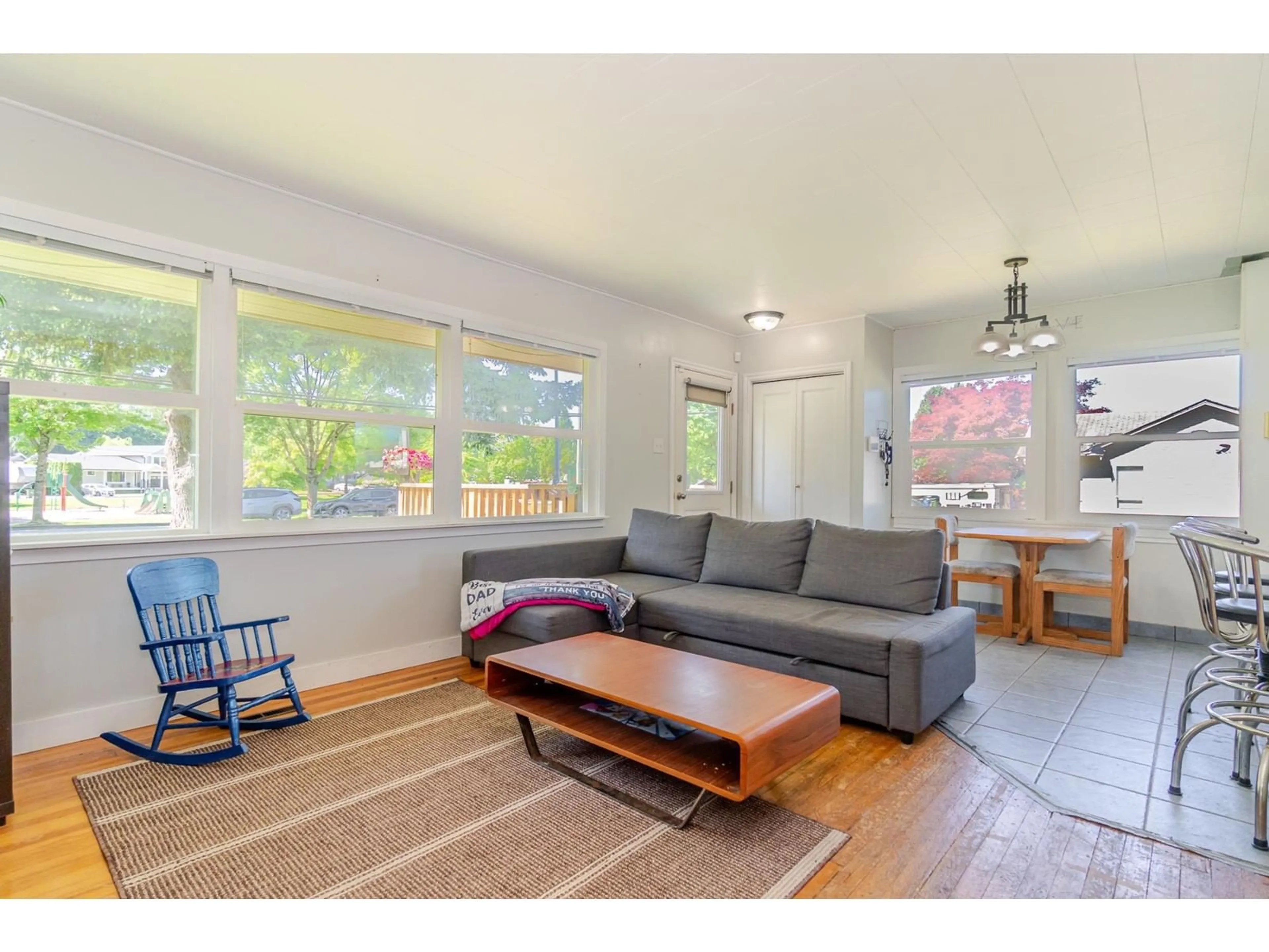 Living room with furniture, unknown for 45375 CRESCENT DRIVE, Chilliwack British Columbia V2P1G5