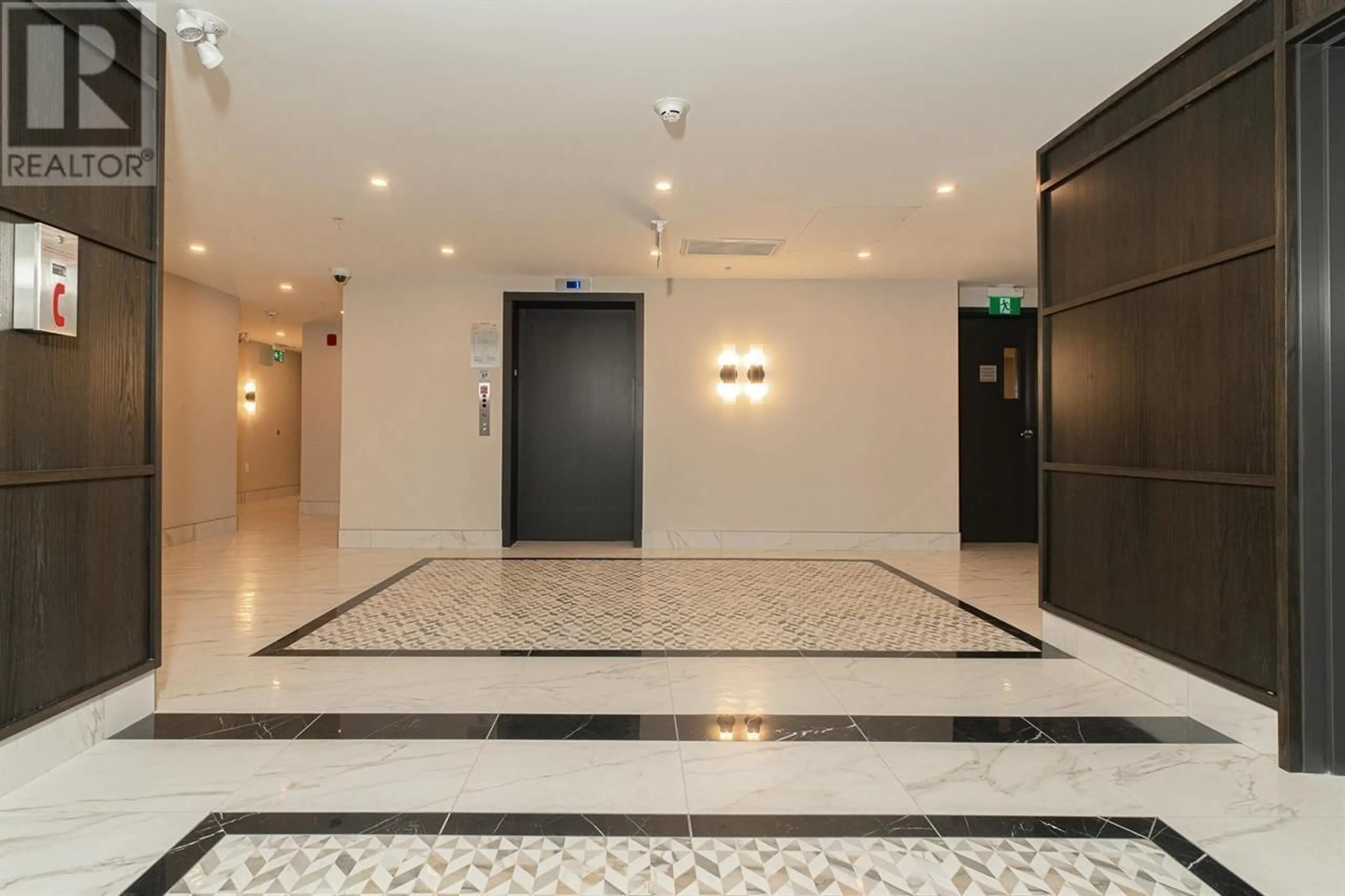 Indoor foyer for 209 - 5007 ASH STREET, Vancouver British Columbia V5Z0K9
