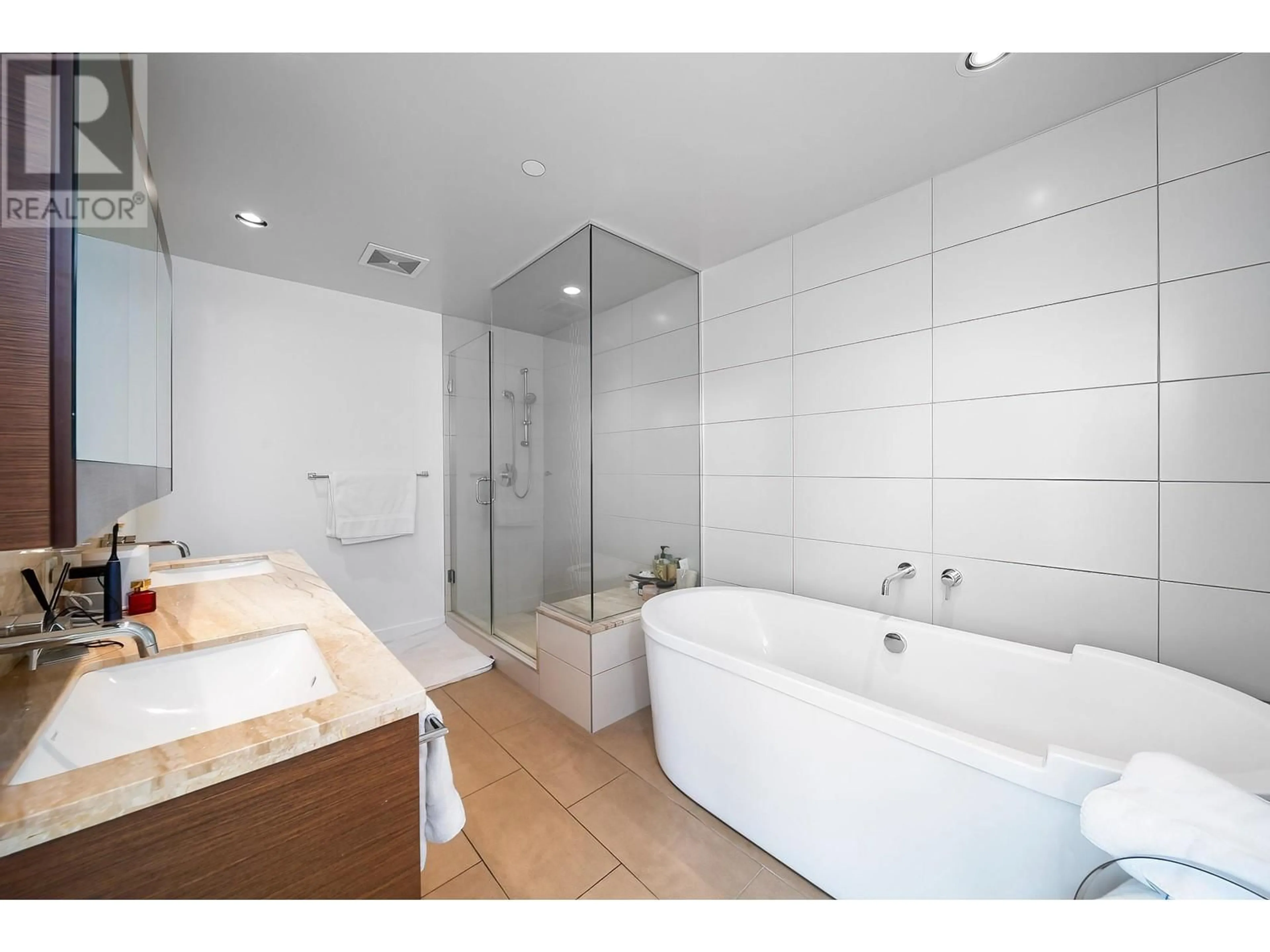 Standard bathroom, ceramic/tile floor for 1201 - 1277 MELVILLE STREET, Vancouver British Columbia V6E0A4