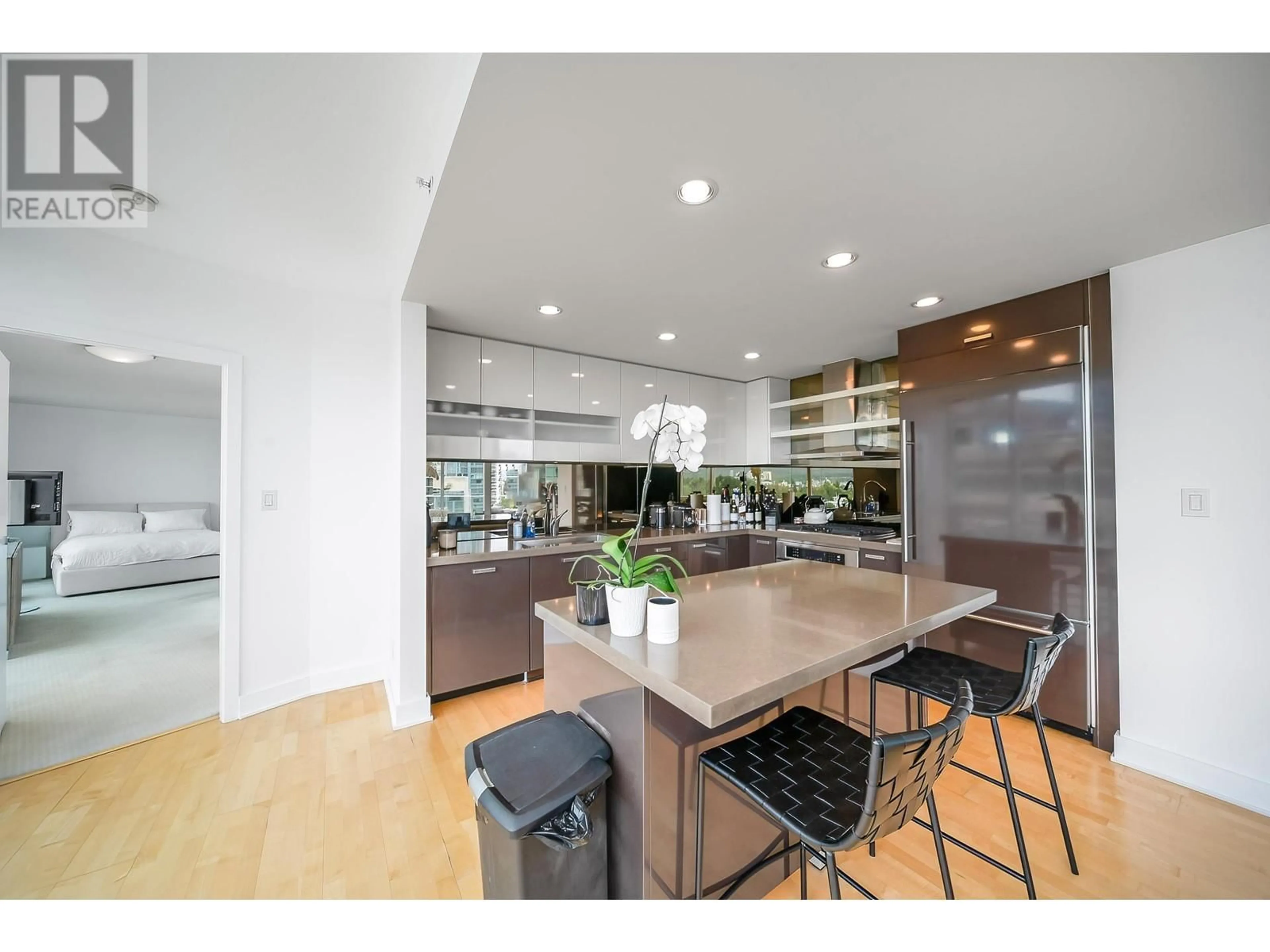 Open concept kitchen, unknown for 1201 - 1277 MELVILLE STREET, Vancouver British Columbia V6E0A4