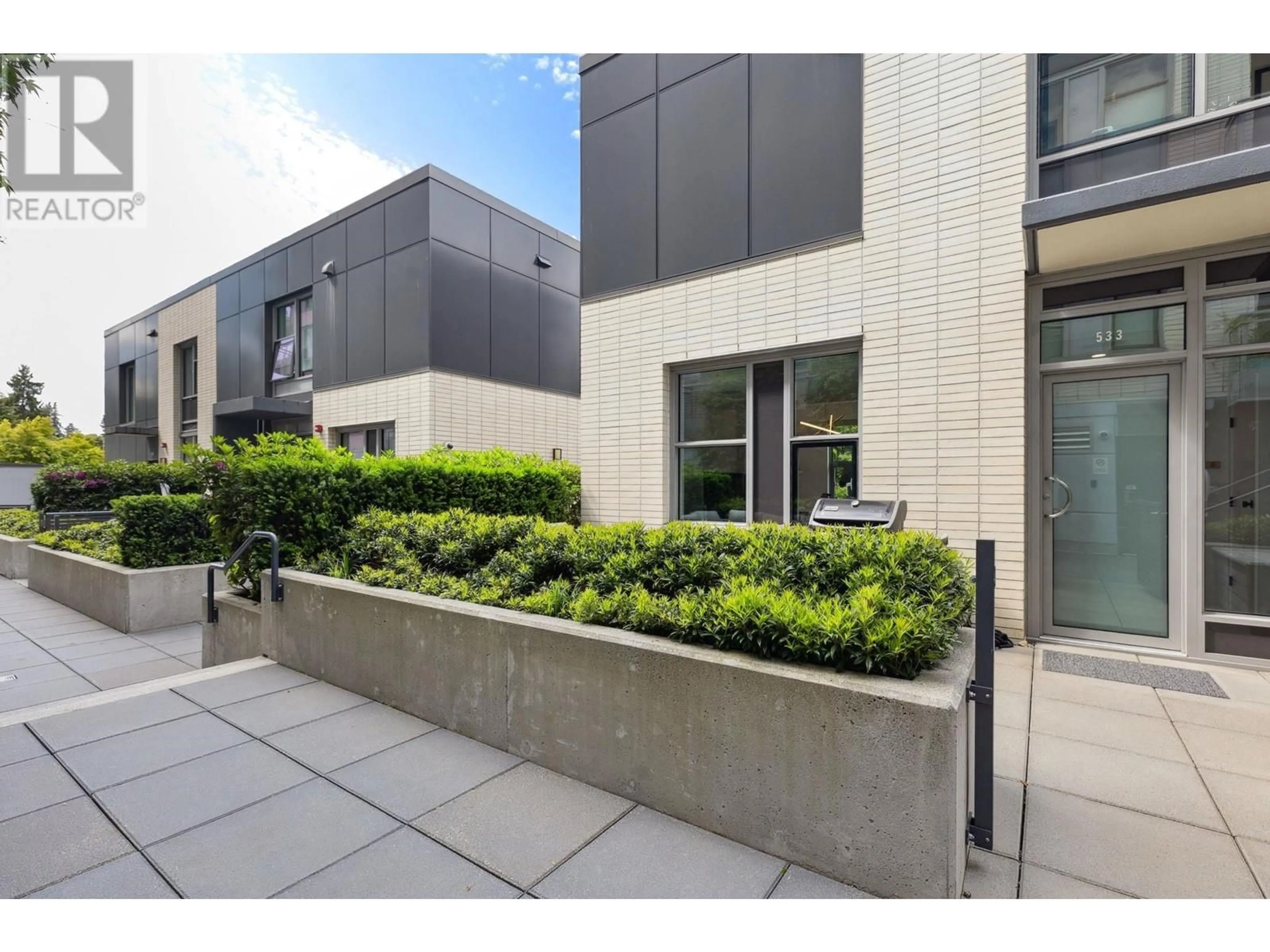 Patio, street for 533 KING EDWARD AVENUE, Vancouver British Columbia V5Z0J3