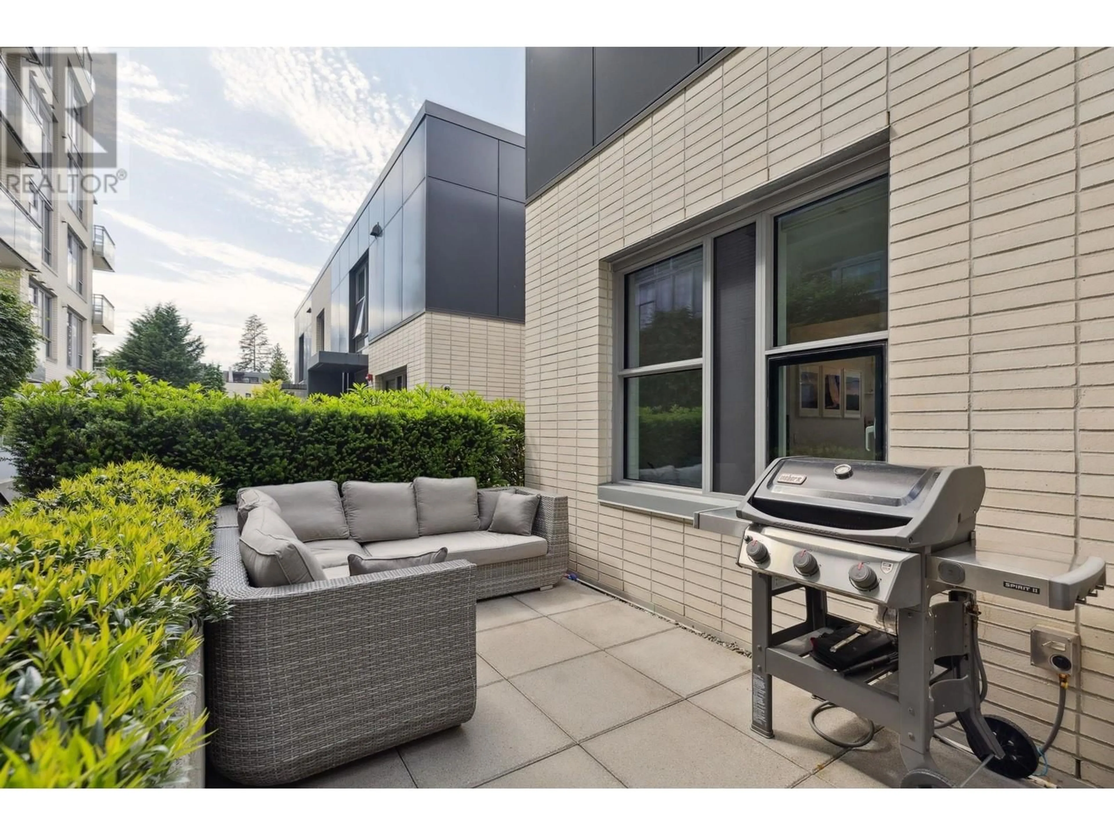Patio, street for 533 KING EDWARD AVENUE, Vancouver British Columbia V5Z0J3