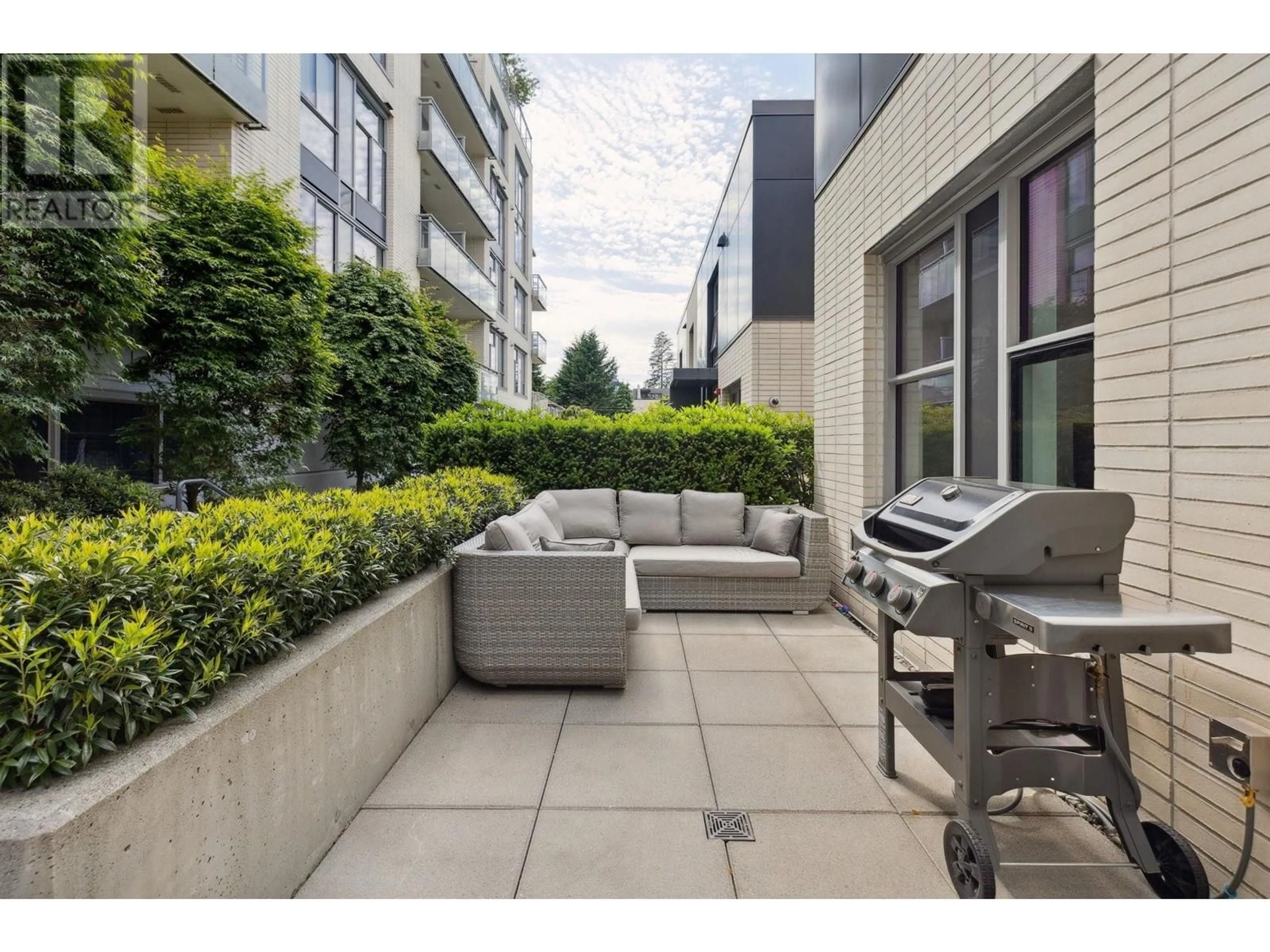 Patio, street for 533 KING EDWARD AVENUE, Vancouver British Columbia V5Z0J3