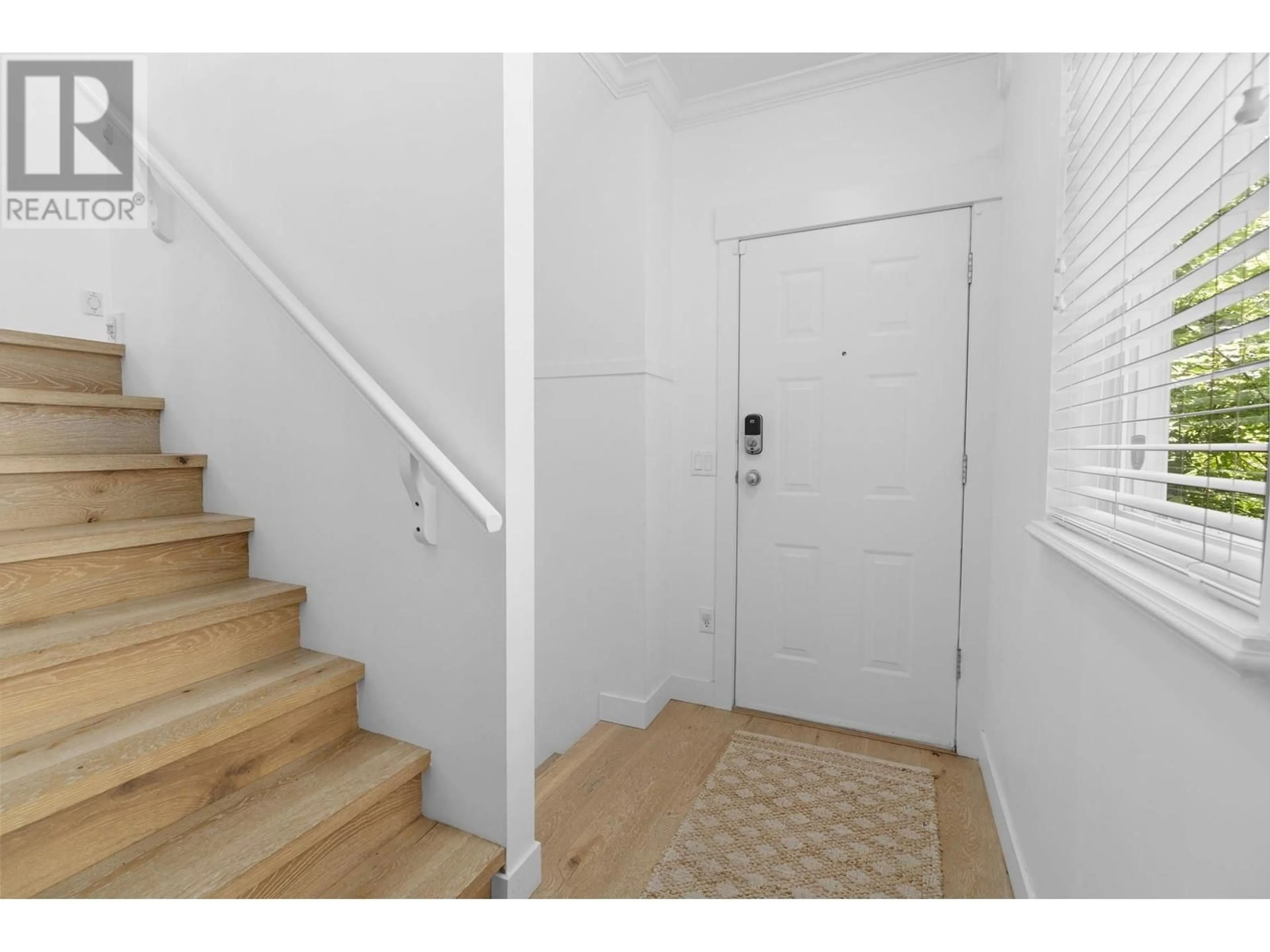 Indoor entryway for 63 - 50 PANORAMA PLACE, Port Moody British Columbia V3H5H5