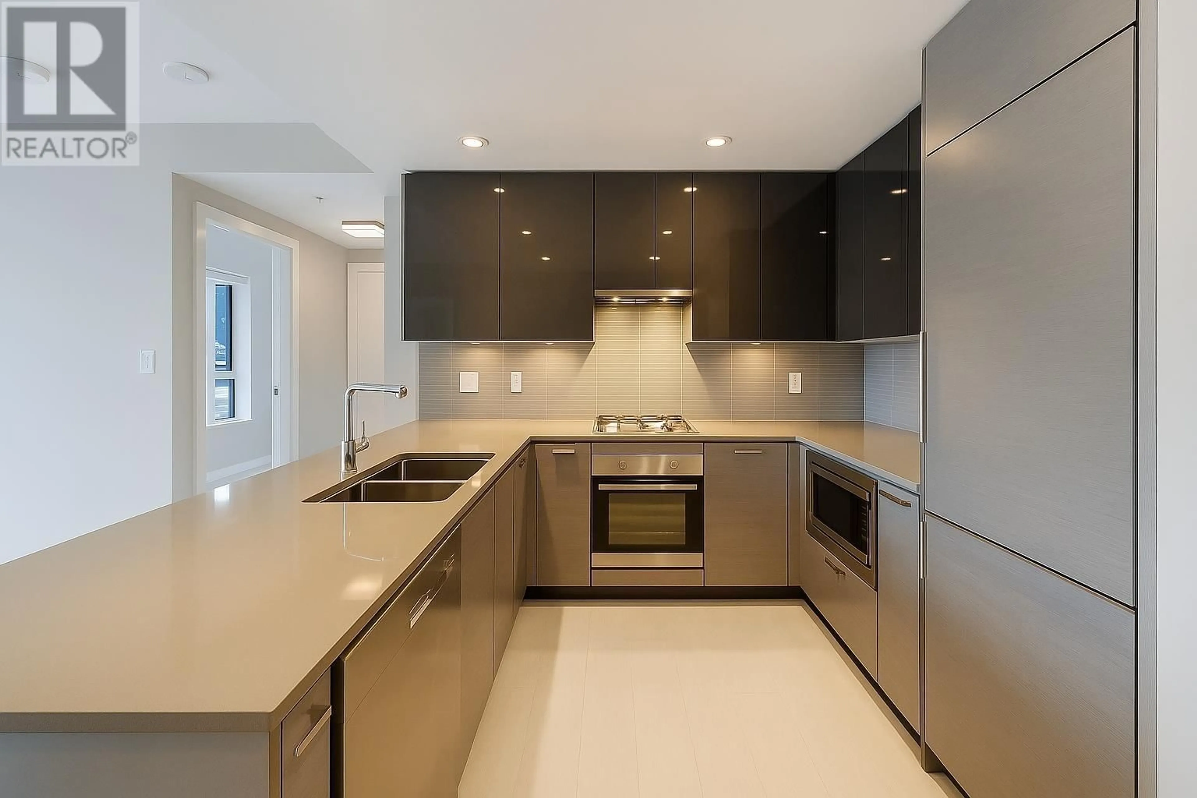 Contemporary kitchen, ceramic/tile floor for 2509 - 4508 HAZEL STREET, Burnaby British Columbia V5H0E4
