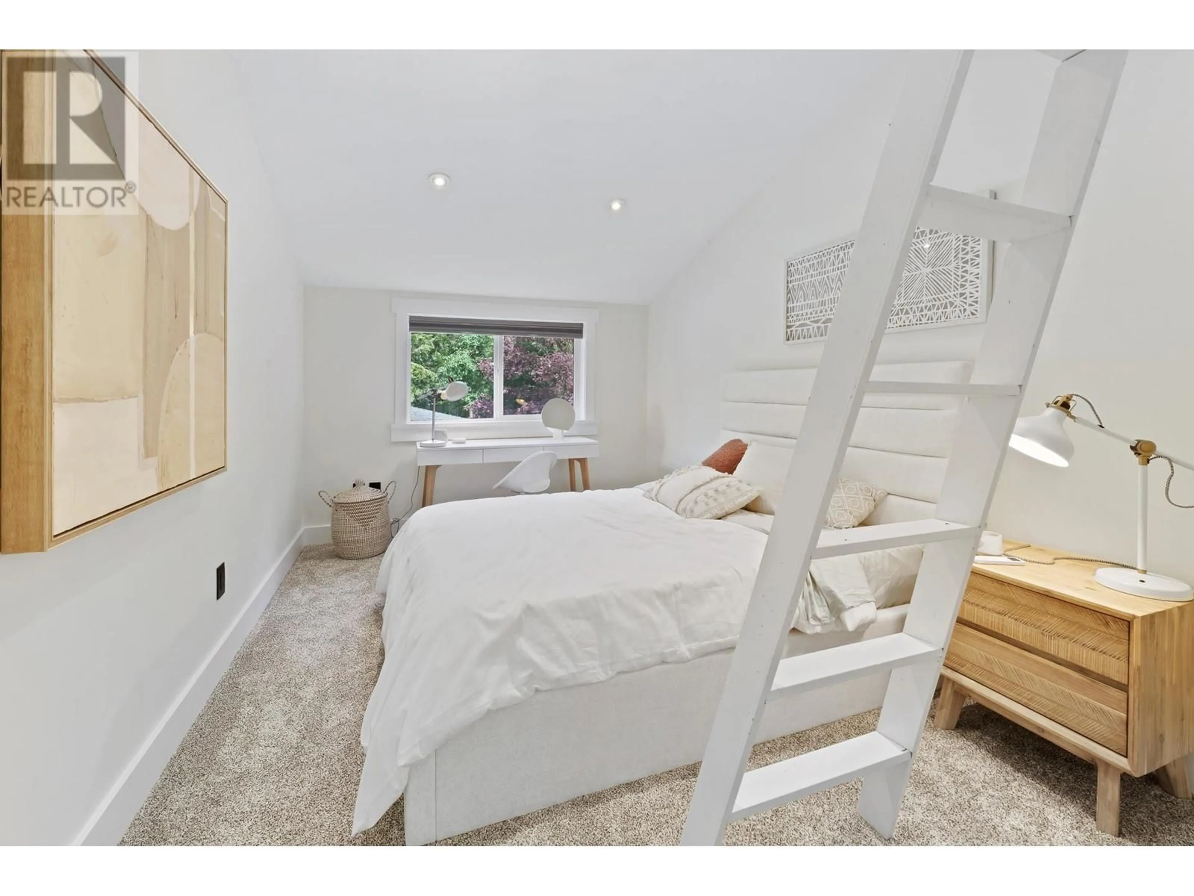 Bedroom with bed, wood/laminate floor for 25011 FERGUSON AVENUE, Maple Ridge British Columbia V2W1H4