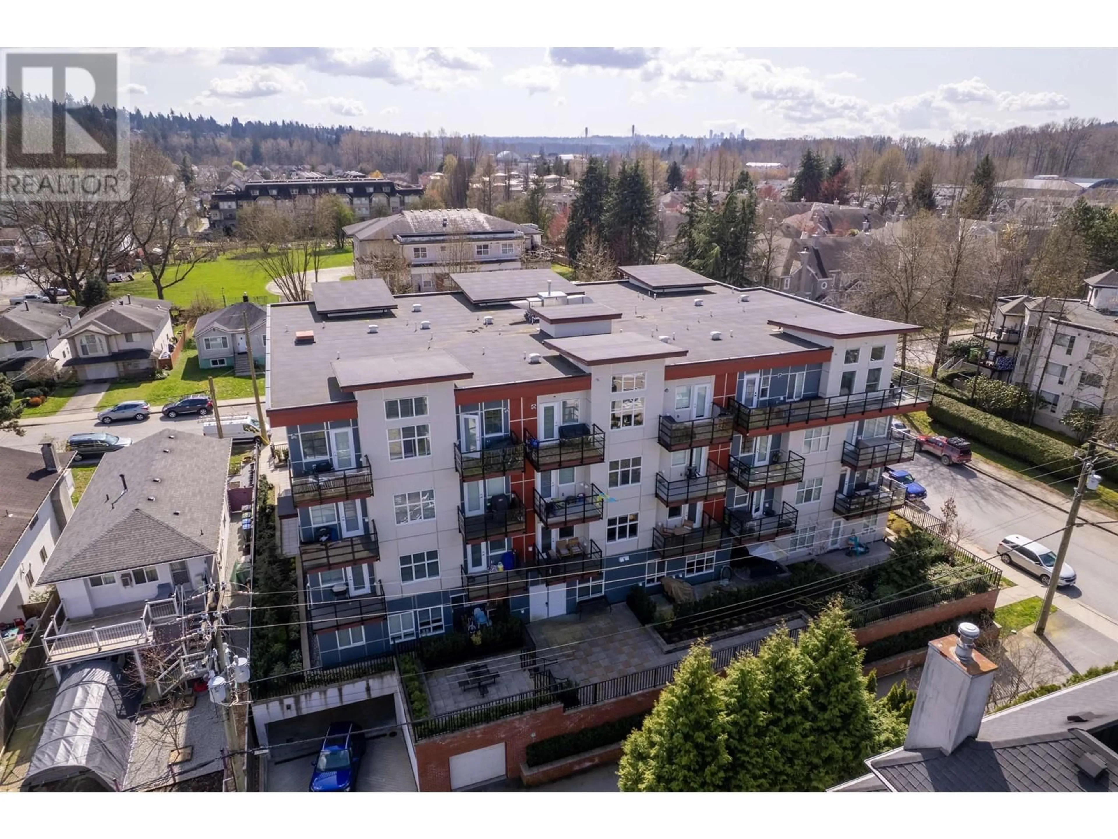 A pic from outside/outdoor area/front of a property/back of a property/a pic from drone, unknown for 204 - 2389 HAWTHORNE AVENUE, Port Coquitlam British Columbia V3C1X1