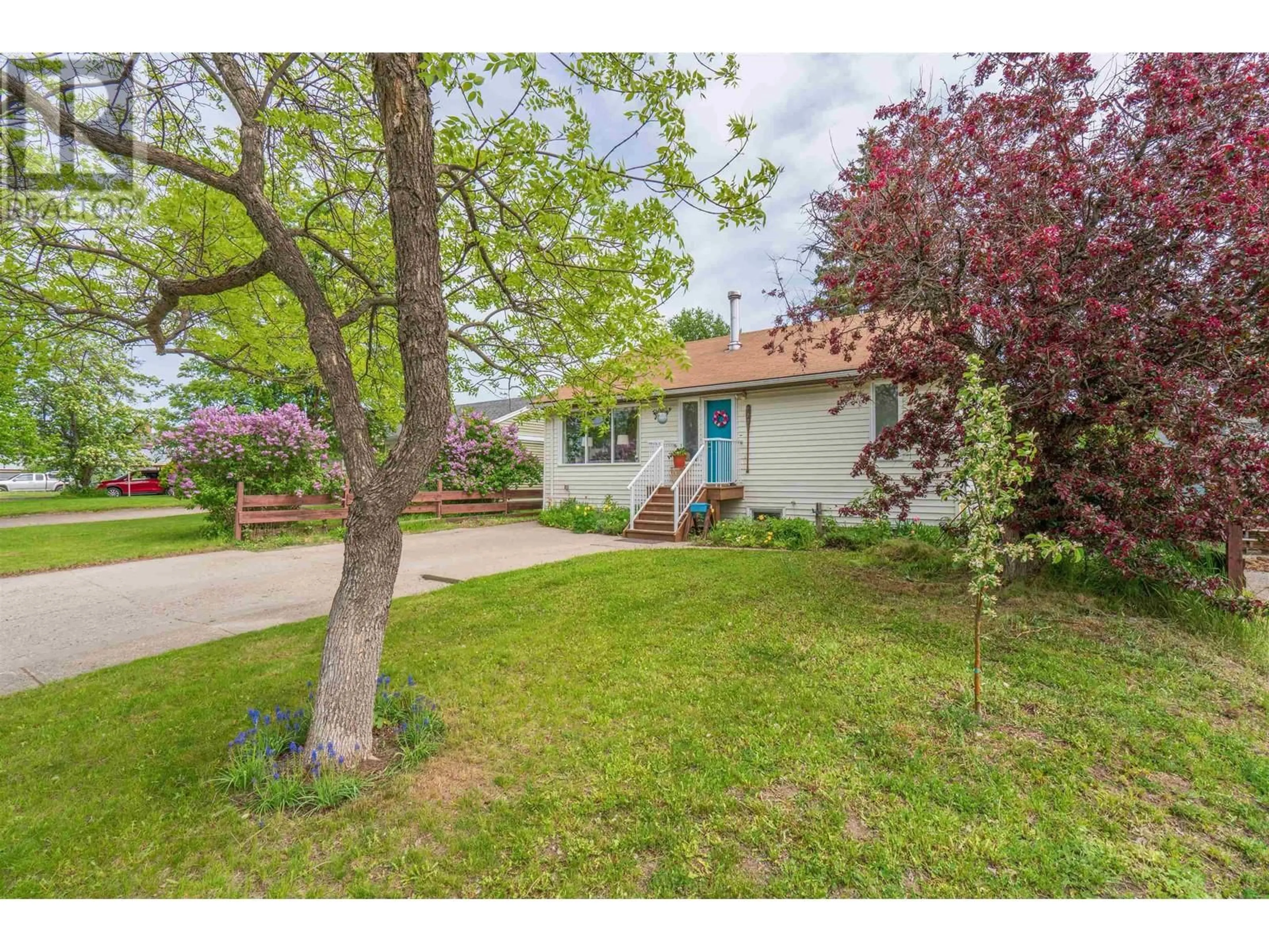 A pic from outside/outdoor area/front of a property/back of a property/a pic from drone, street for 872 HARPER STREET, Prince George British Columbia V2M2W7