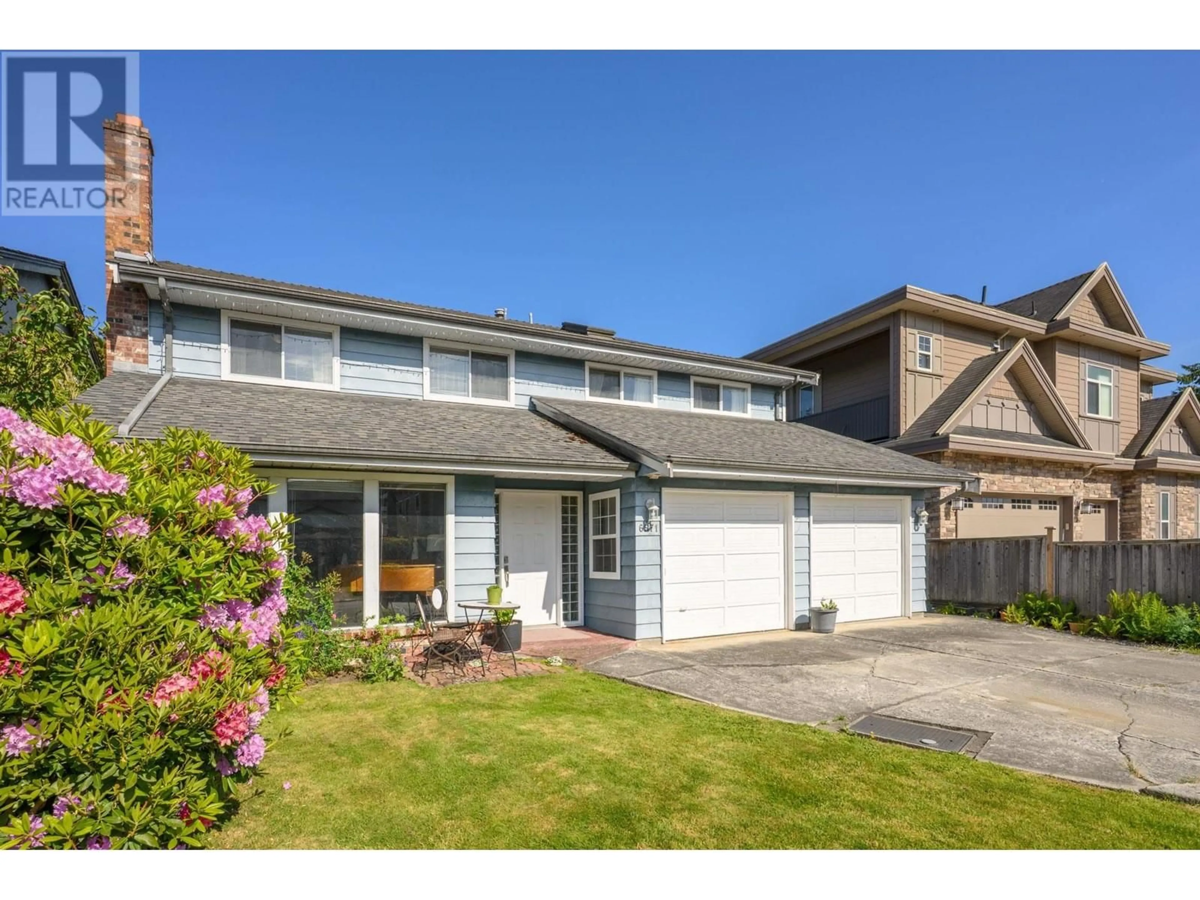 Home with vinyl exterior material, street for 6571 DAKOTA DRIVE, Richmond British Columbia V7C4X5
