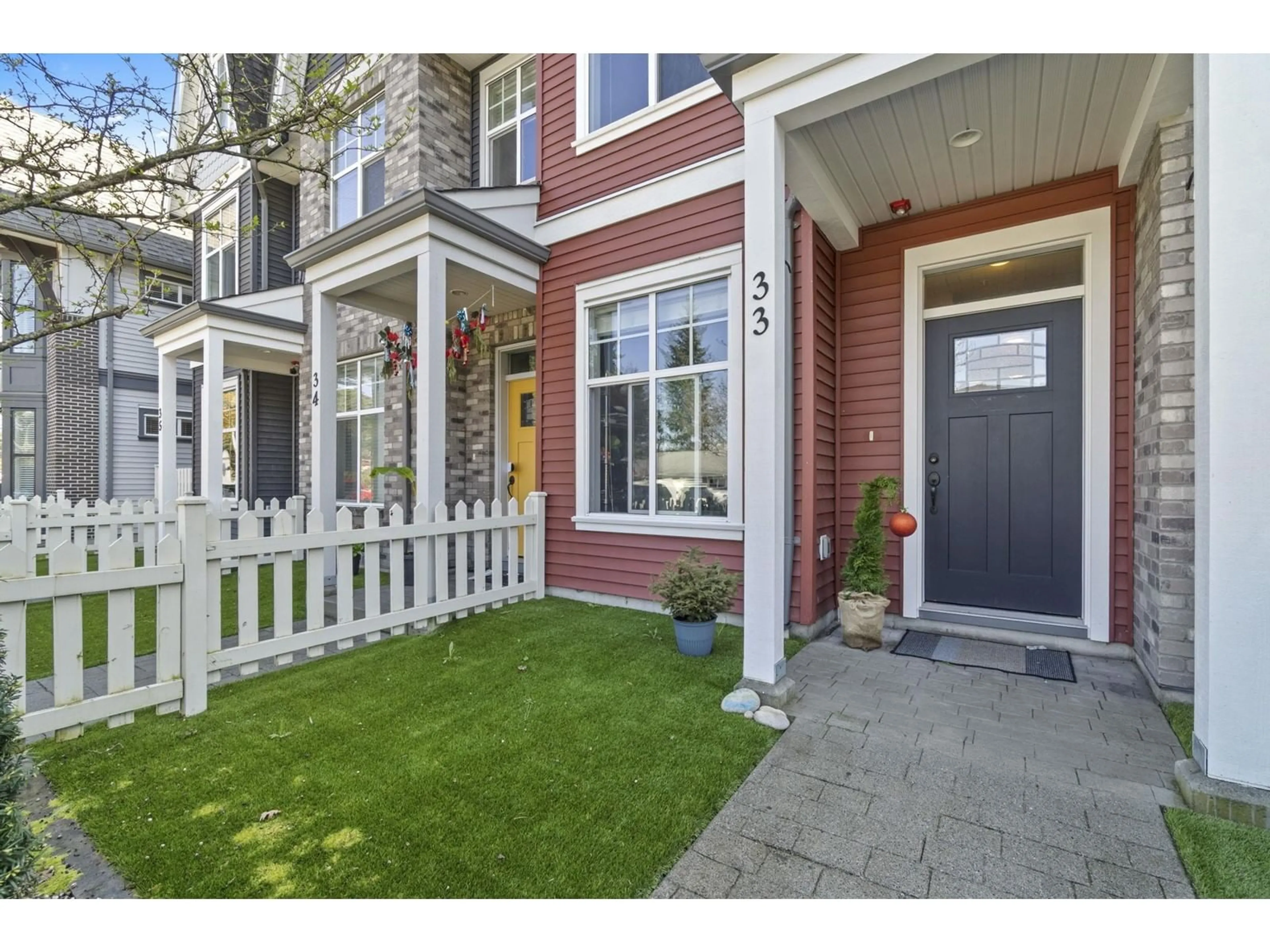 Indoor entryway for 33 - 33460 LYNN, Abbotsford British Columbia V2S0H6