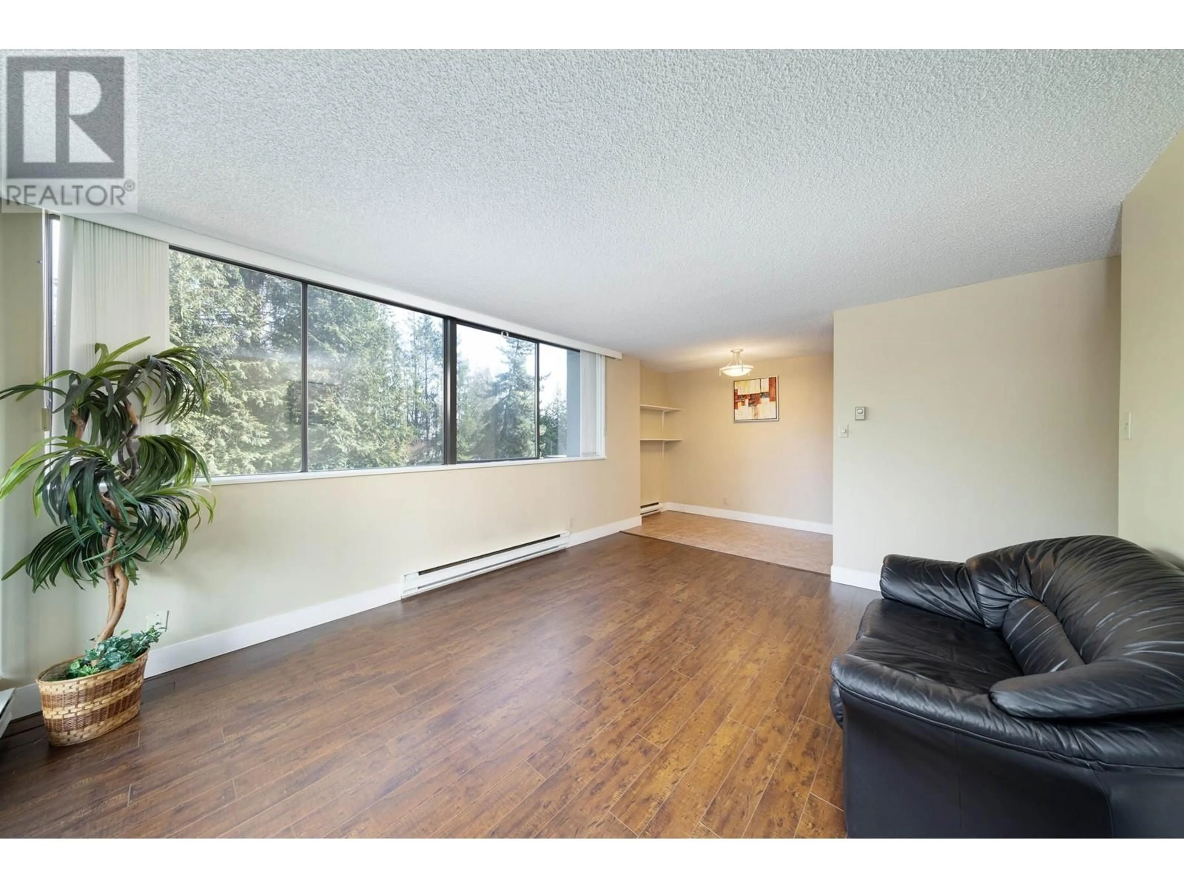 A pic of a room for 204 - 9521 CARDSTON COURT, Burnaby British Columbia V3N4R8
