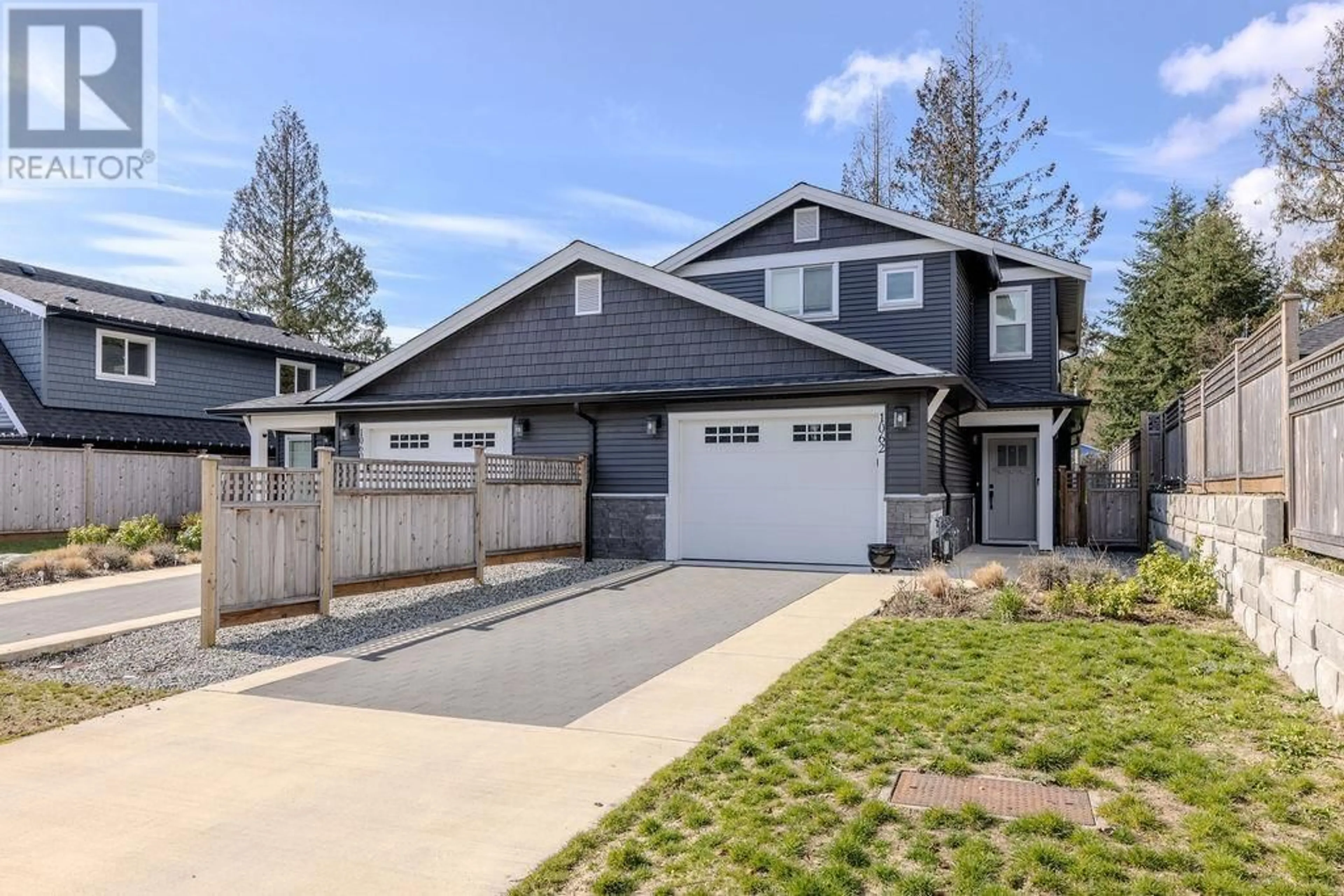 Home with vinyl exterior material, street for 1062 CELIA CRESCENT, Gibsons British Columbia V0N1V7