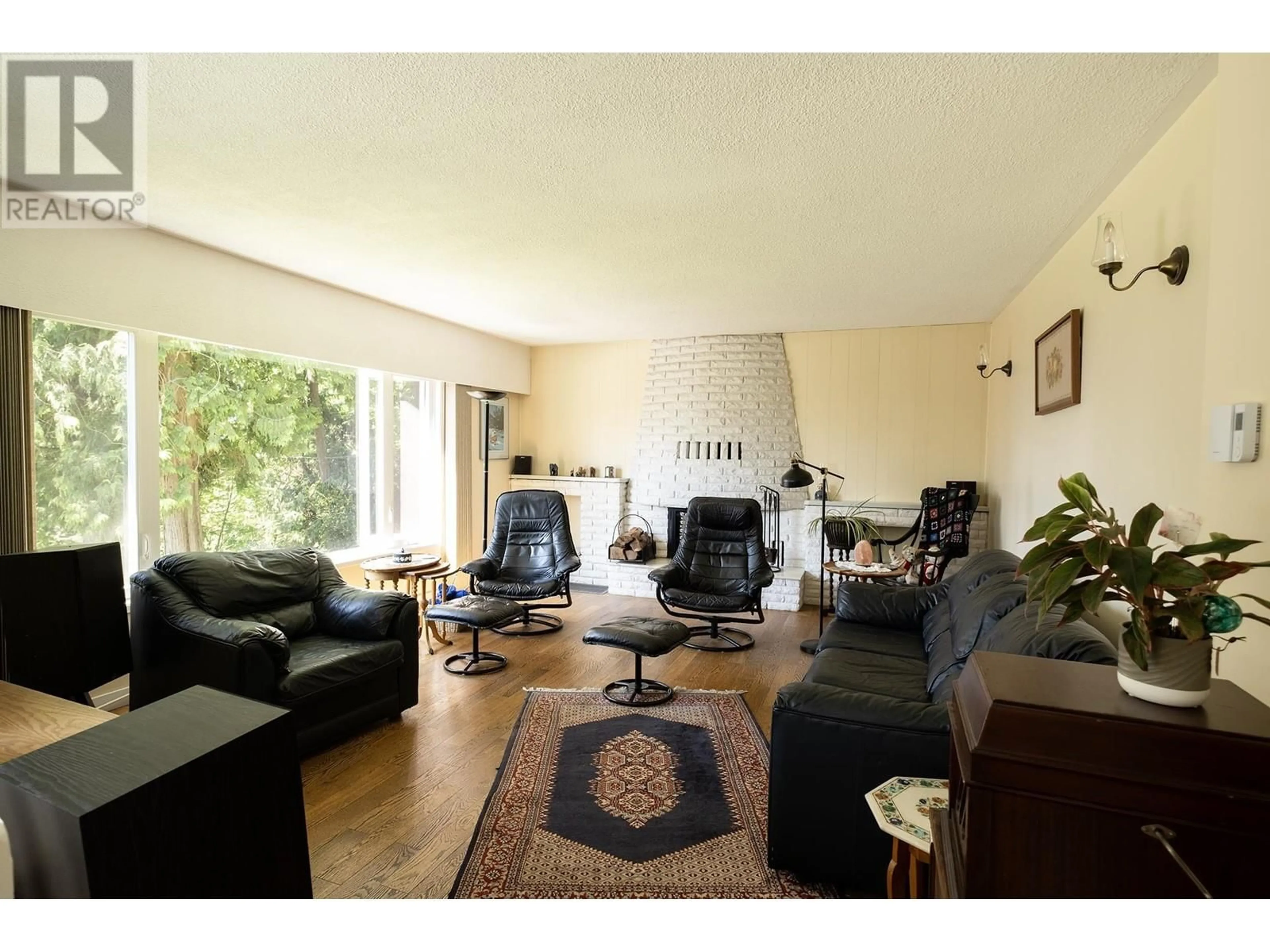 Living room with furniture, unknown for 1238 GOWER POINT ROAD, Gibsons British Columbia V0N1V3