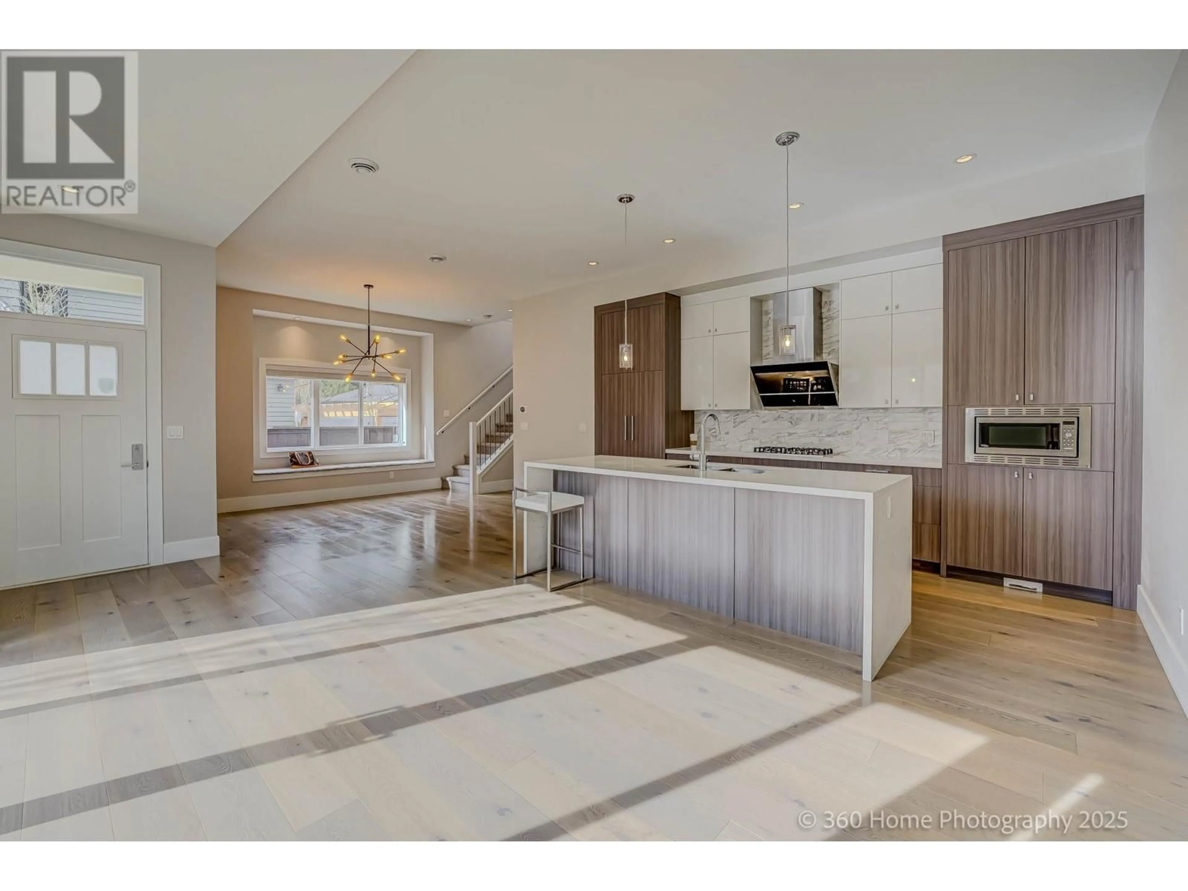 Open concept kitchen, ceramic/tile floor for 9 - 5071 STEVESTON HIGHWAY, Richmond British Columbia V7E2K5