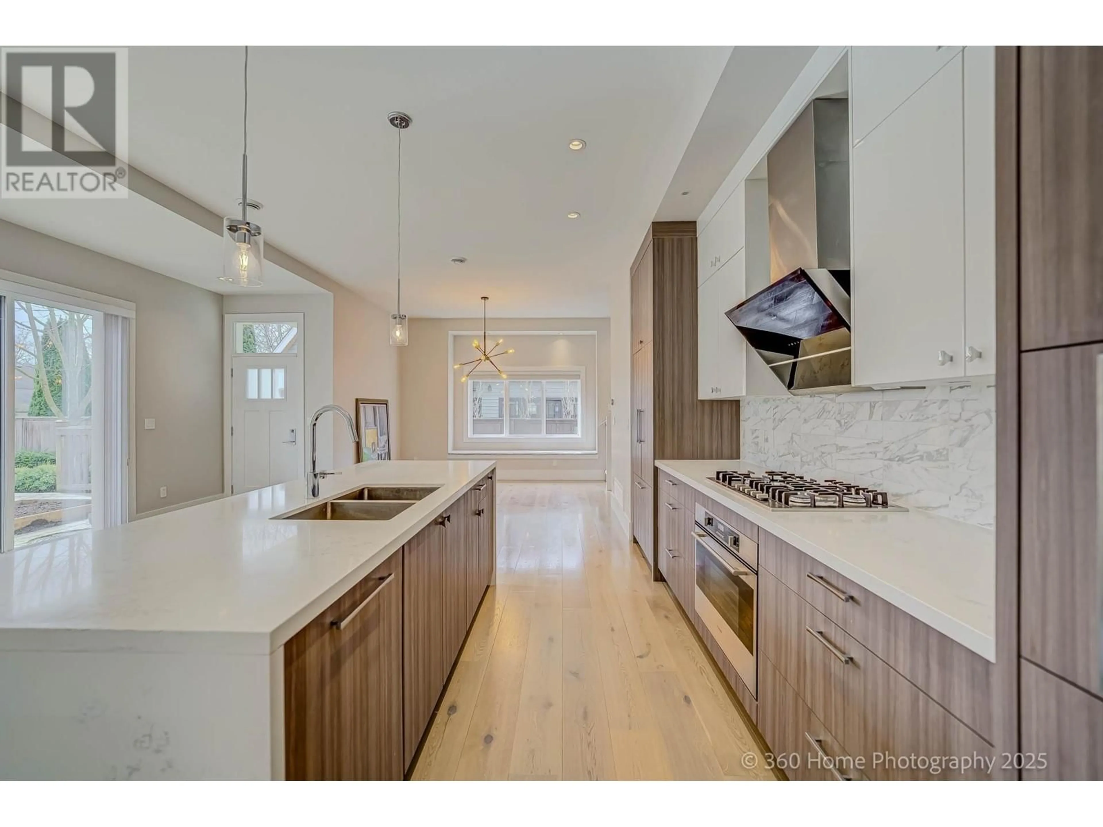 Open concept kitchen, ceramic/tile floor for 9 - 5071 STEVESTON HIGHWAY, Richmond British Columbia V7E2K5
