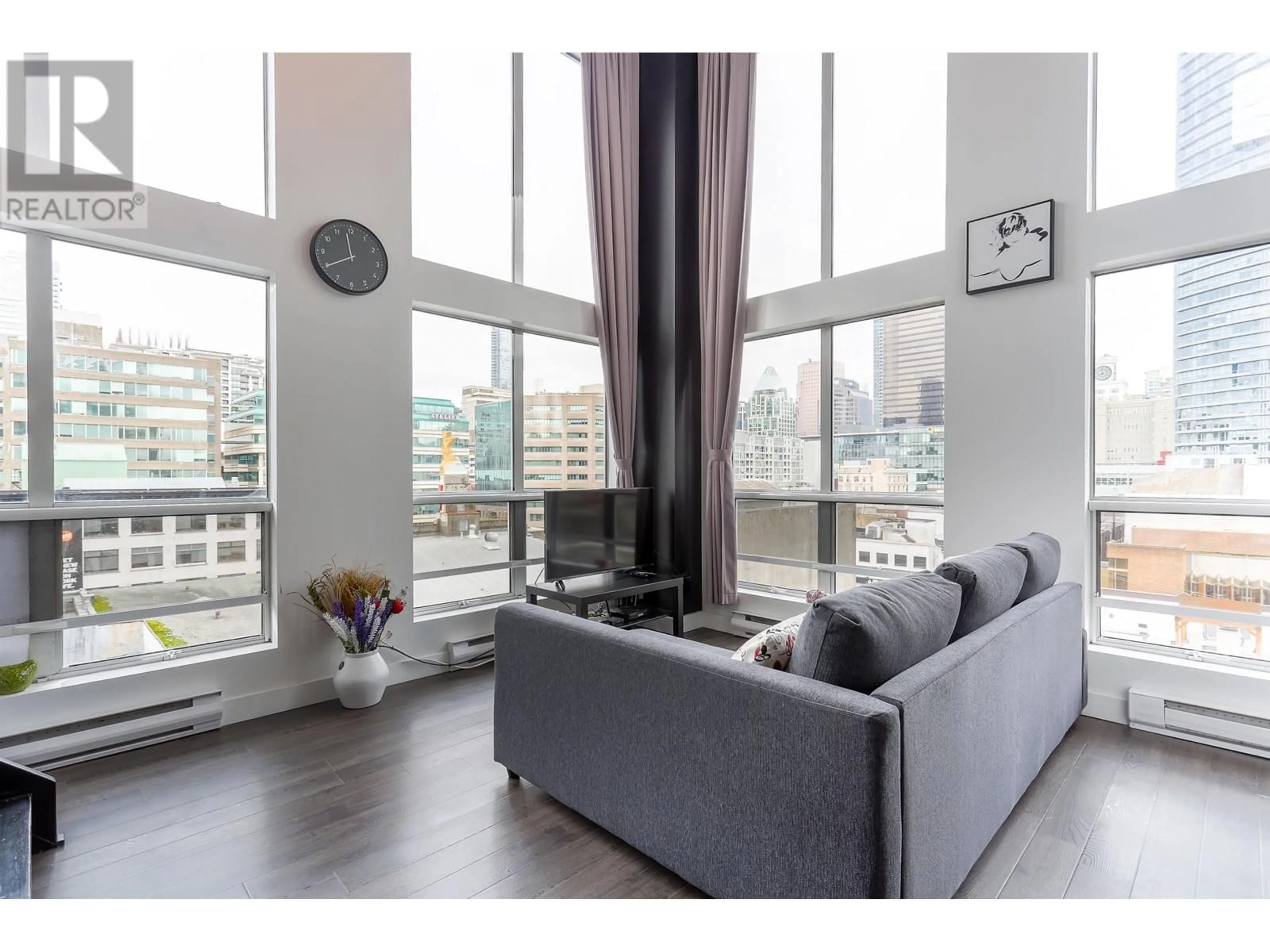 Living room with furniture, wood/laminate floor for 601 - 933 SEYMOUR STREET, Vancouver British Columbia V6B6L6