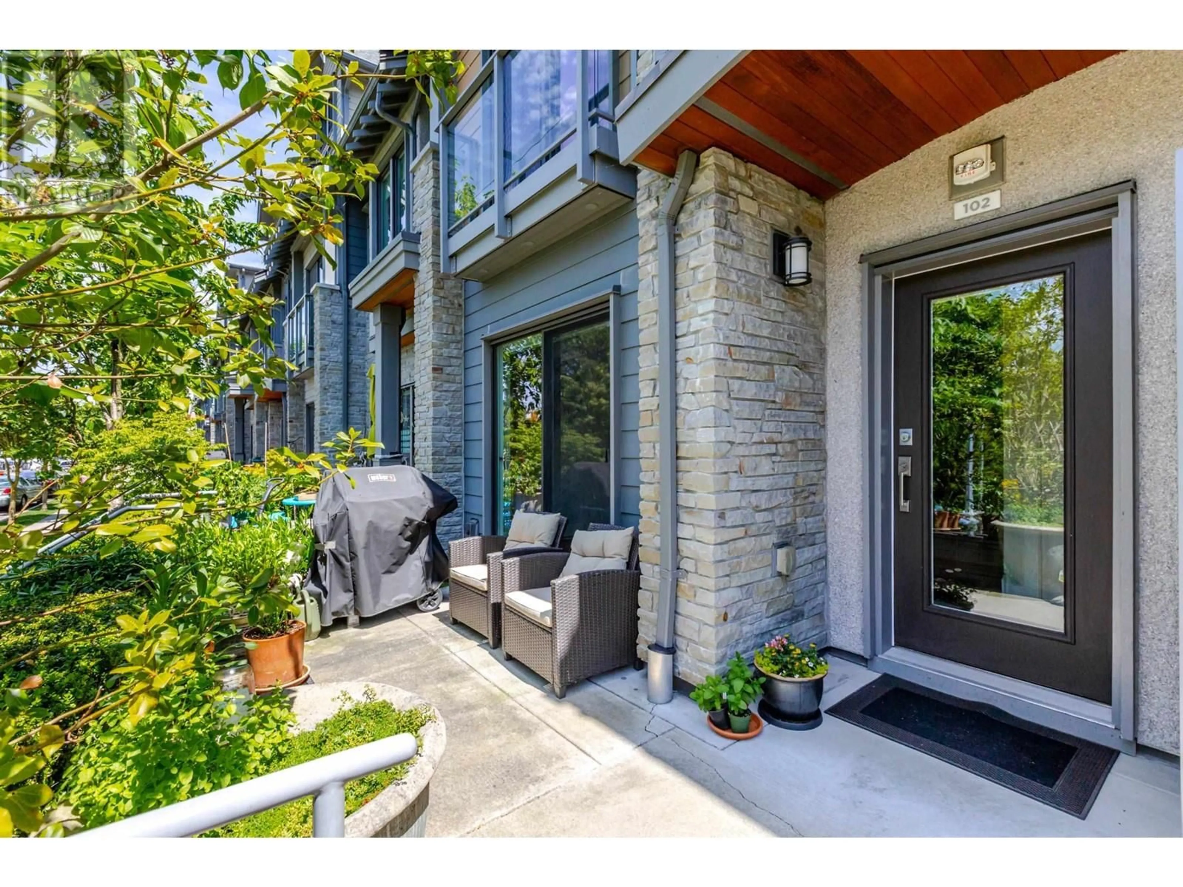 Patio, street for 102 - 1708 55A STREET, Delta British Columbia V4M0A9
