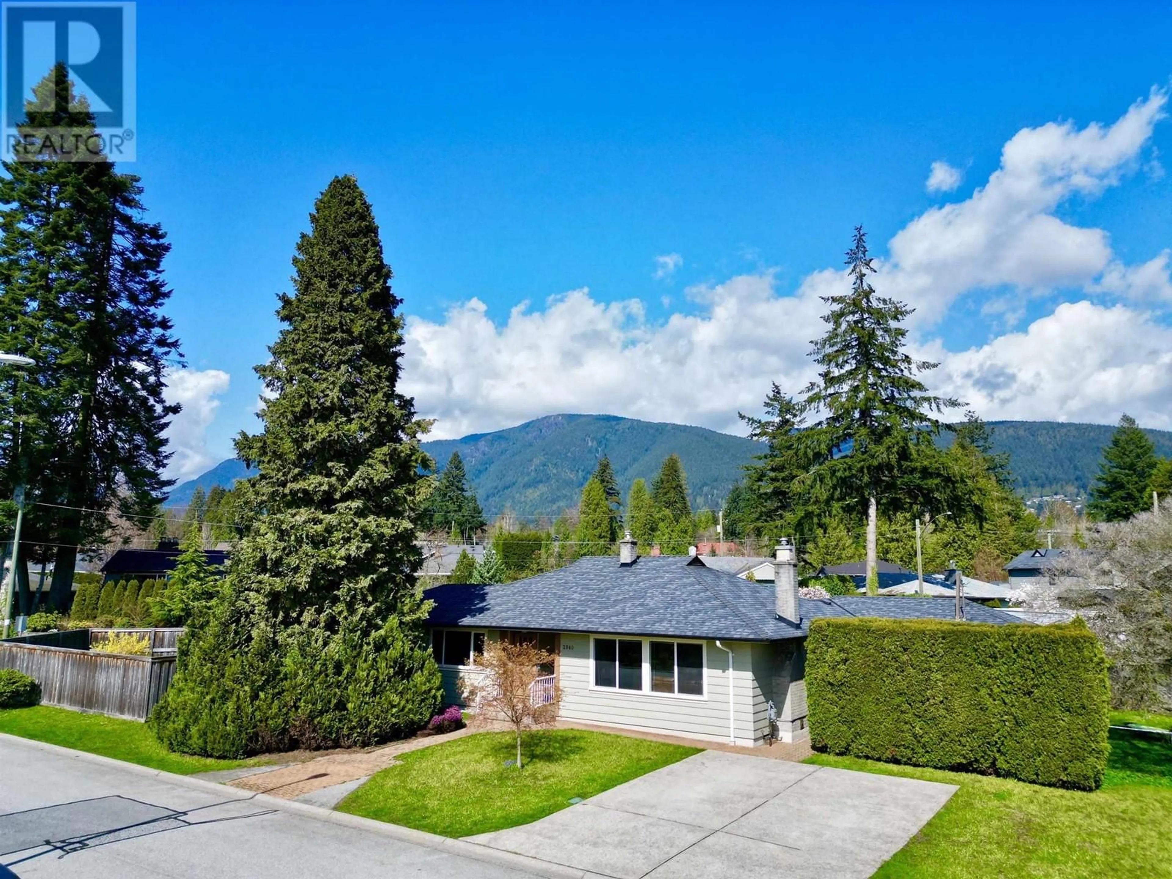 A pic from outside/outdoor area/front of a property/back of a property/a pic from drone, mountain view for 2940 COLWOOD DRIVE, North Vancouver British Columbia V7R3M9