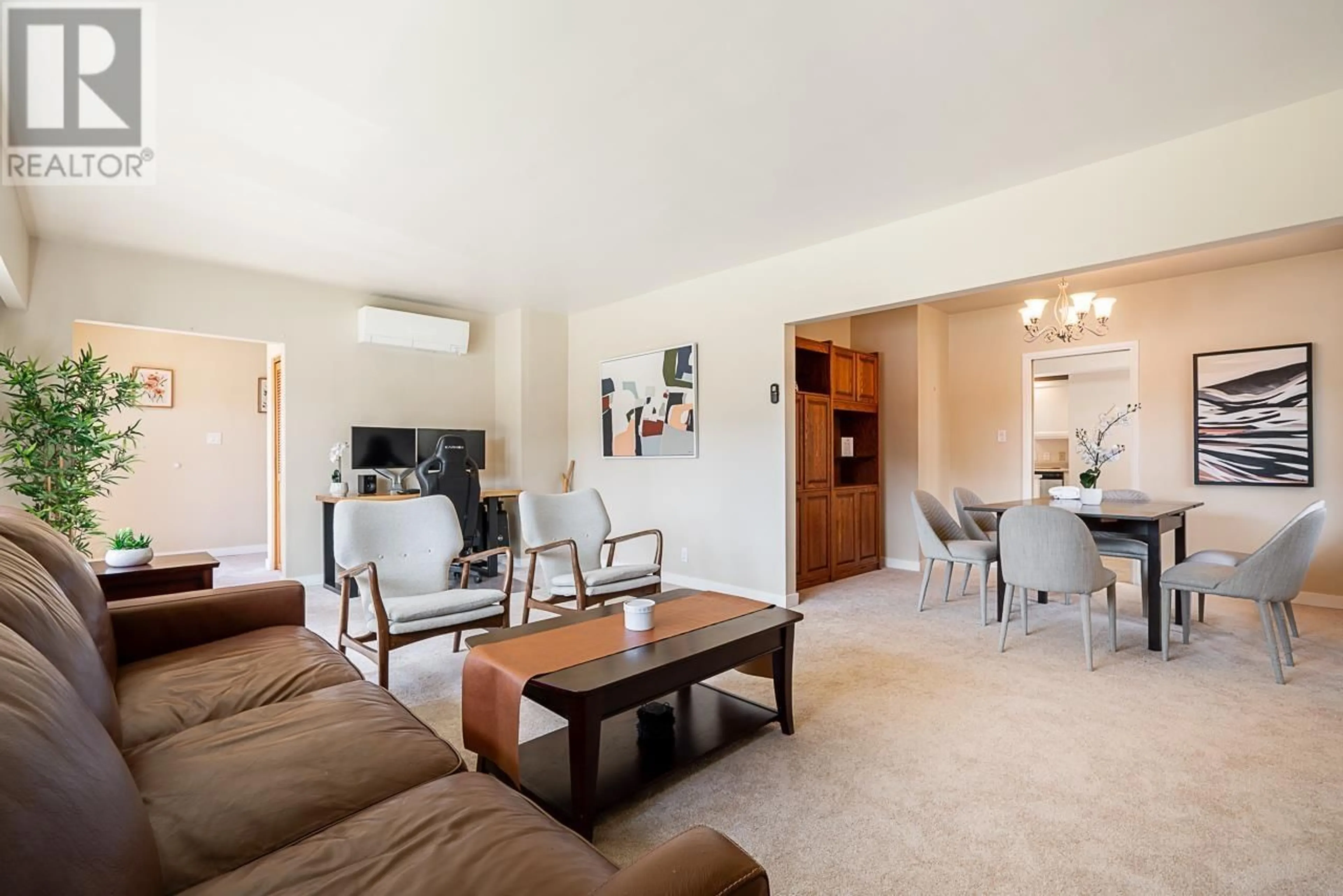 Living room with furniture, unknown for 2940 COLWOOD DRIVE, North Vancouver British Columbia V7R3M9