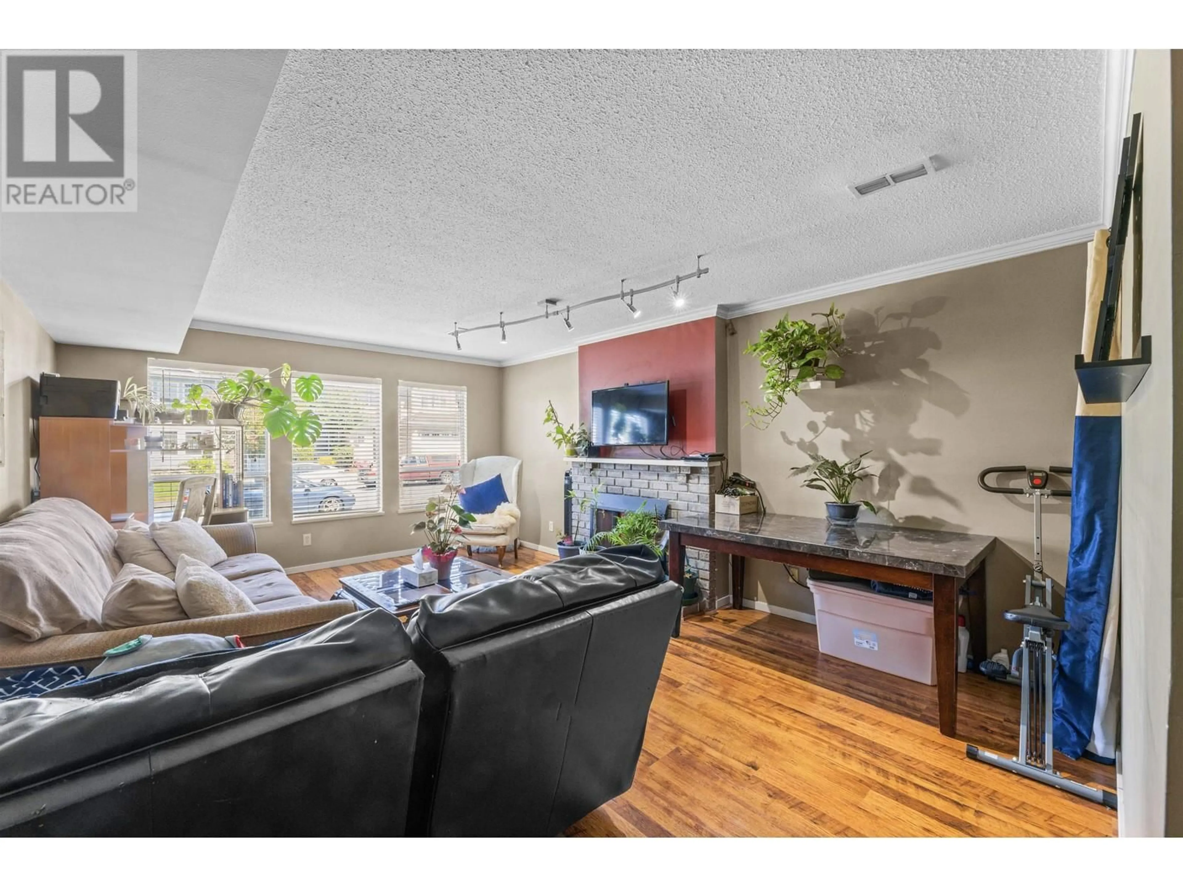 Living room with furniture, unknown for 4946 44B AVENUE, Delta British Columbia V4K1J1