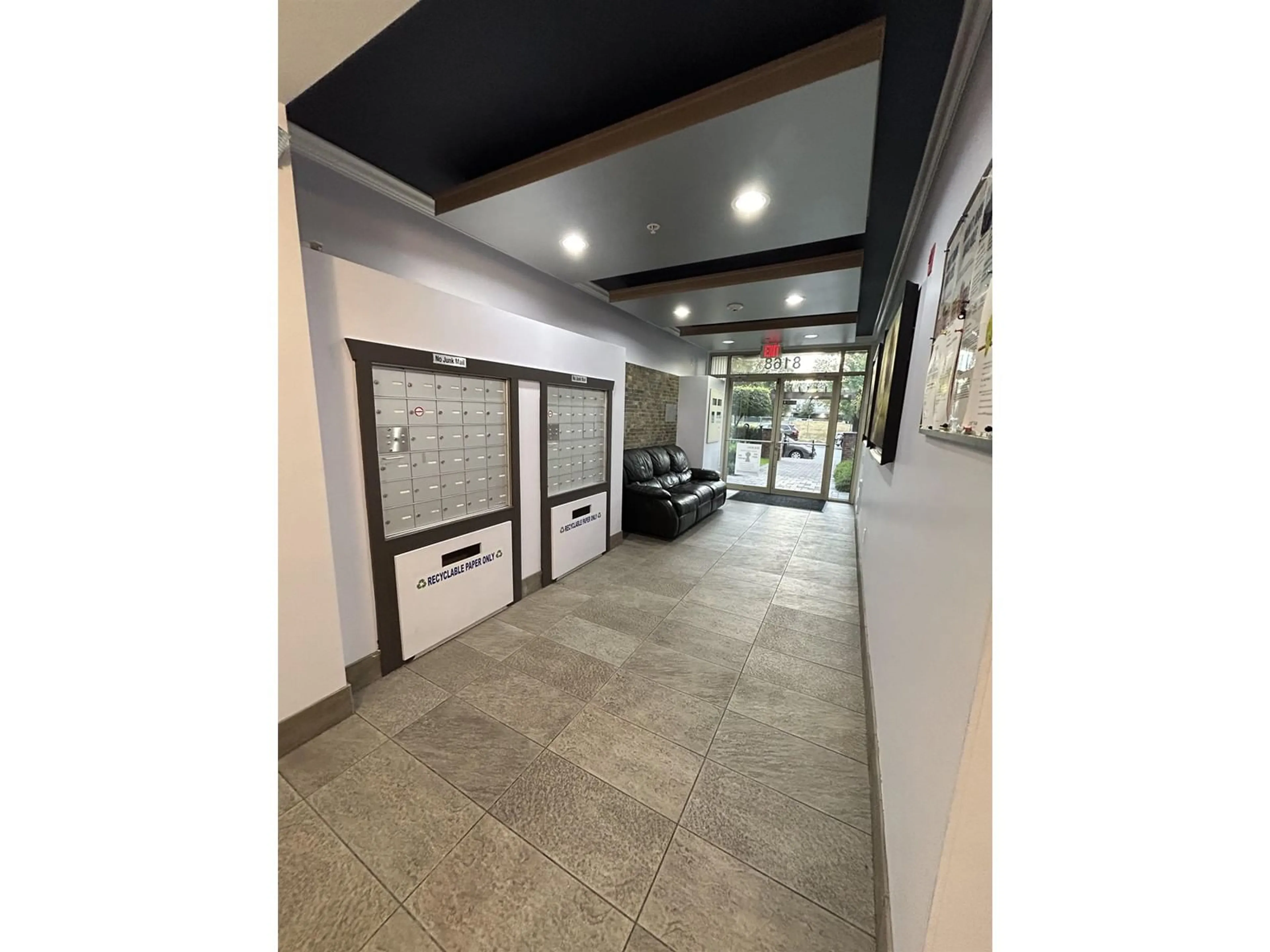 Indoor foyer for 301 - 8168 120A, Surrey British Columbia V3W3P3