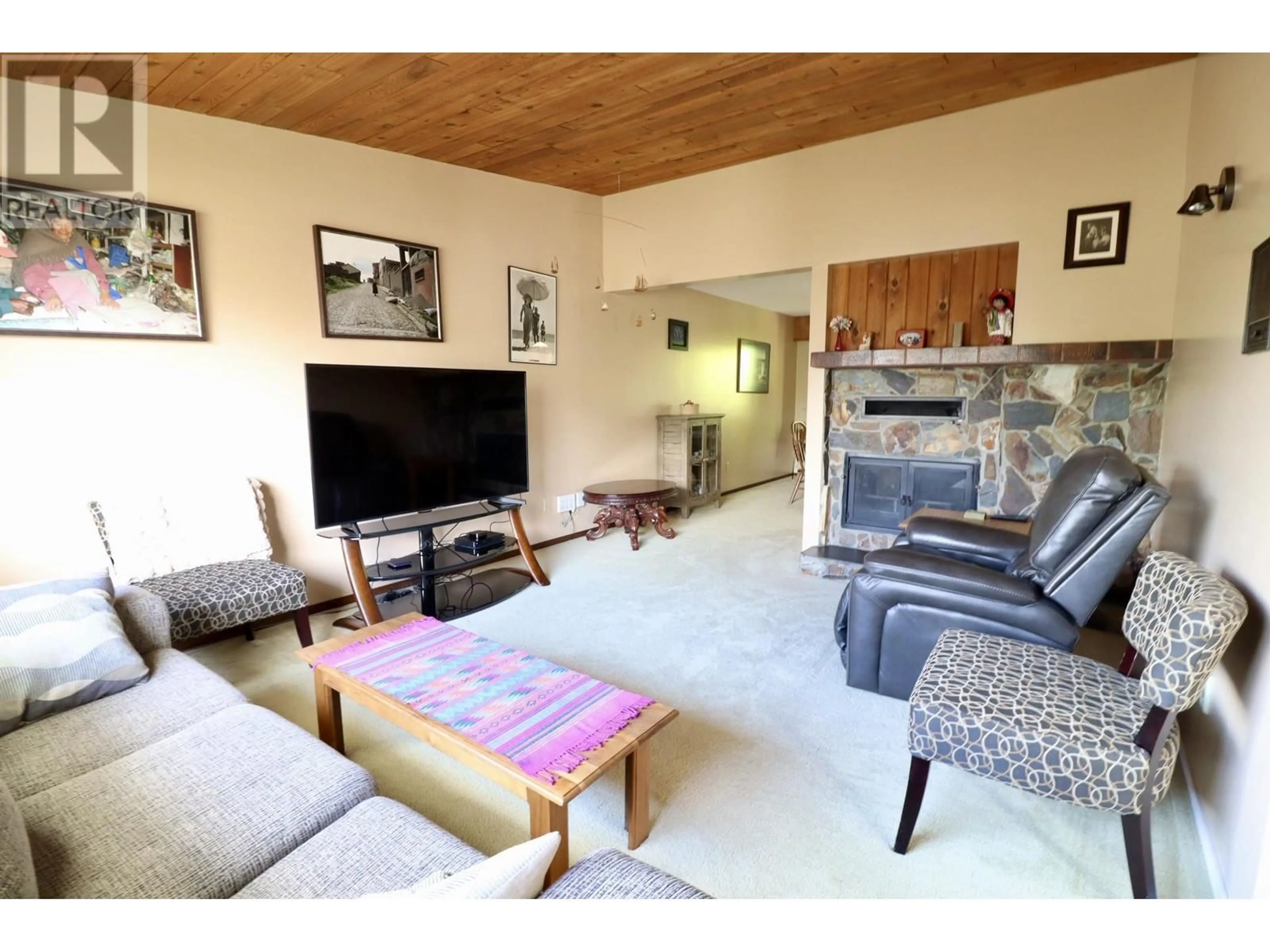 Living room with furniture, unknown for 8288 ST JOHN CRESCENT, Prince George British Columbia V2N4H8