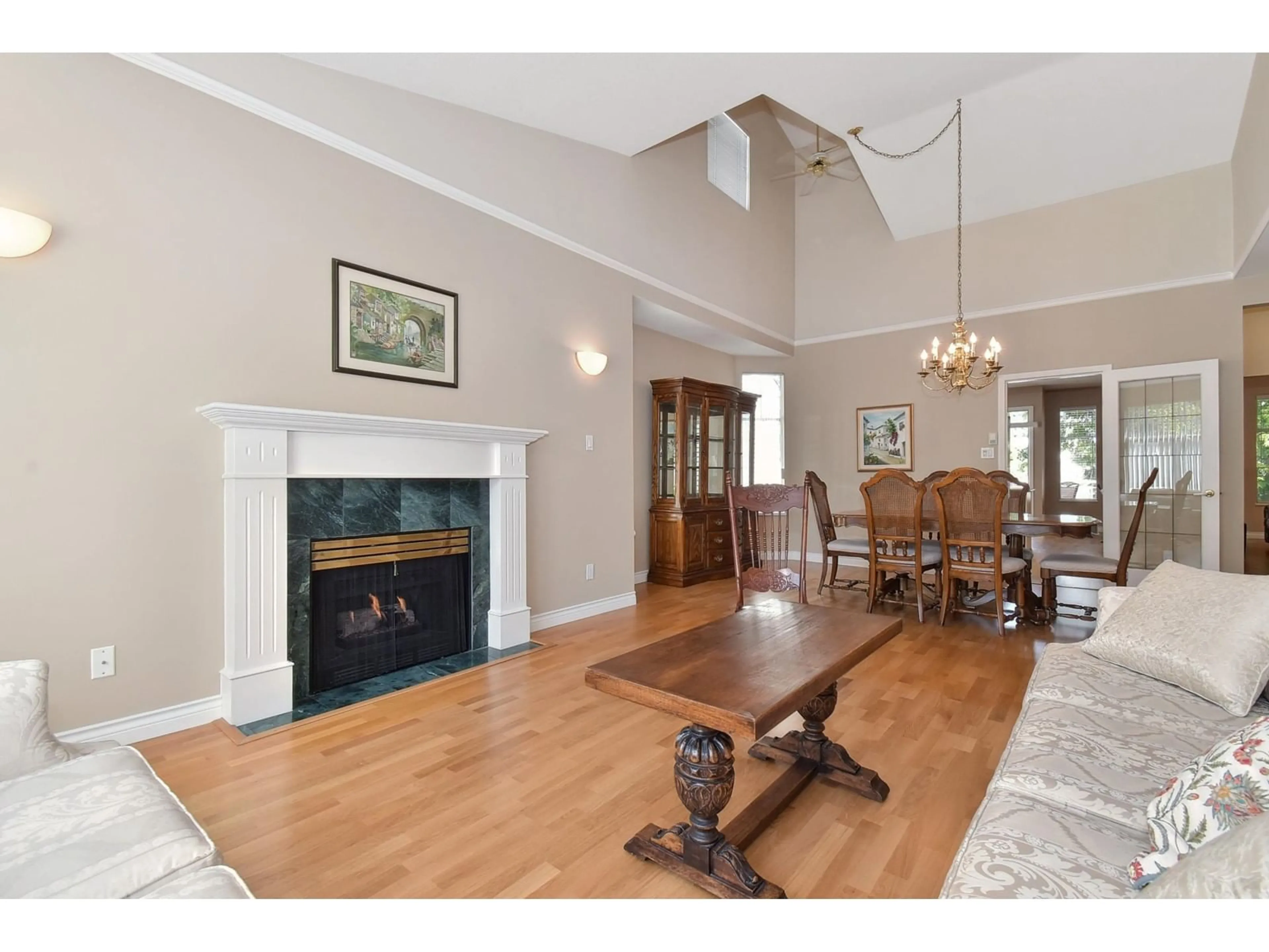 Dining room, wood/laminate floor for 42 - 2533 152, Surrey British Columbia V4P1N4