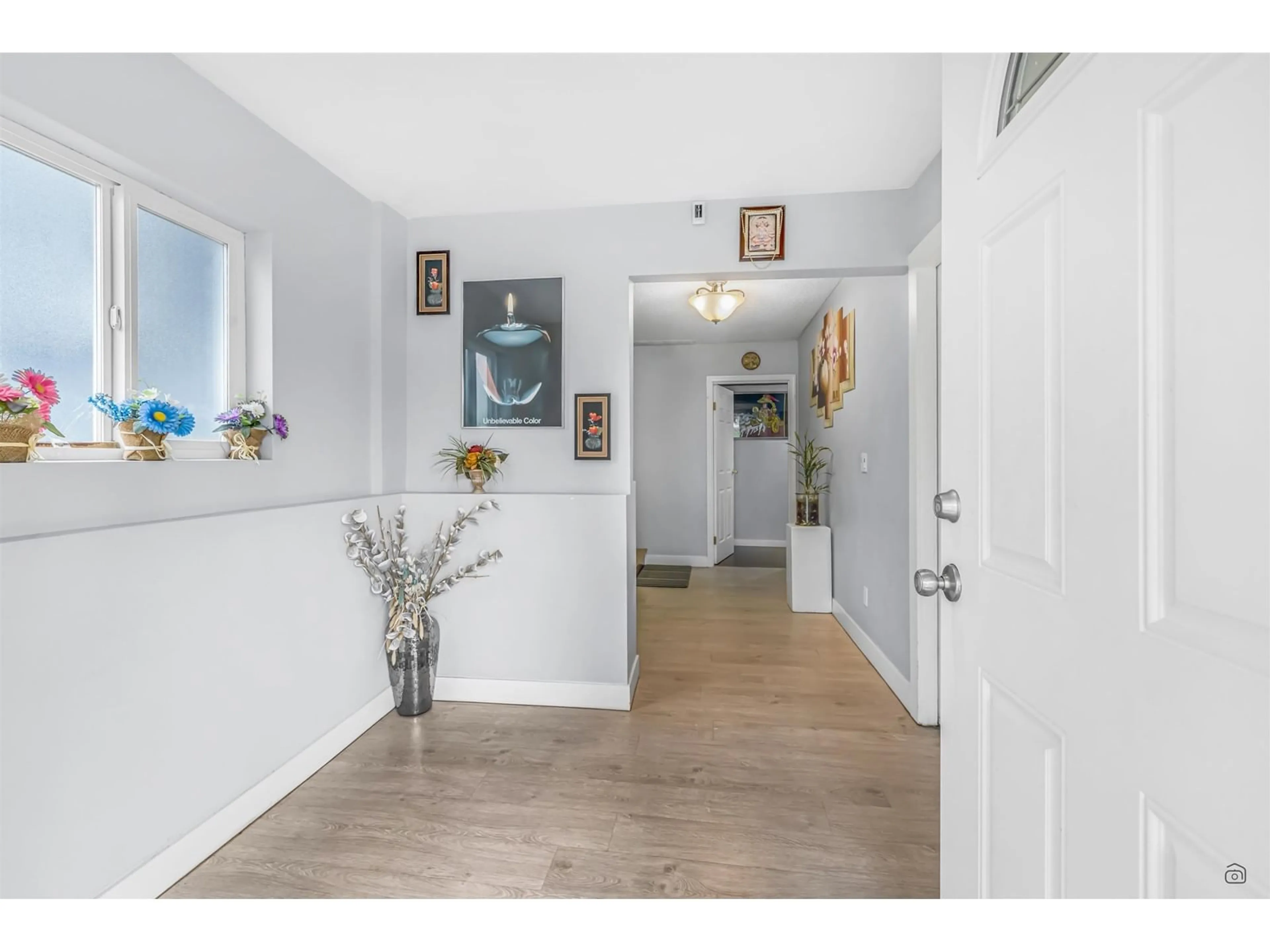 Indoor entryway for 13277 64A, Surrey British Columbia V3W7H9