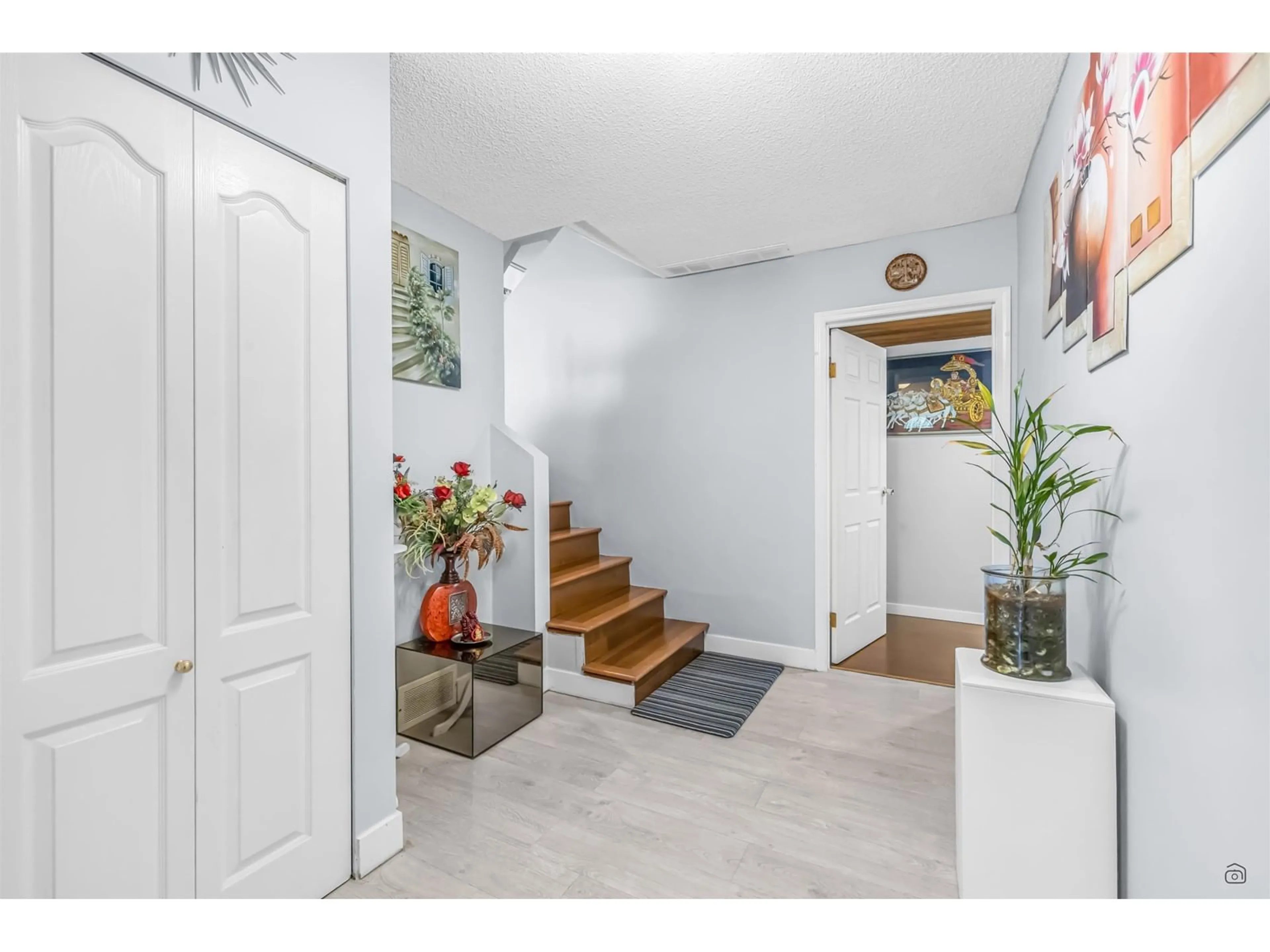 Indoor entryway for 13277 64A, Surrey British Columbia V3W7H9