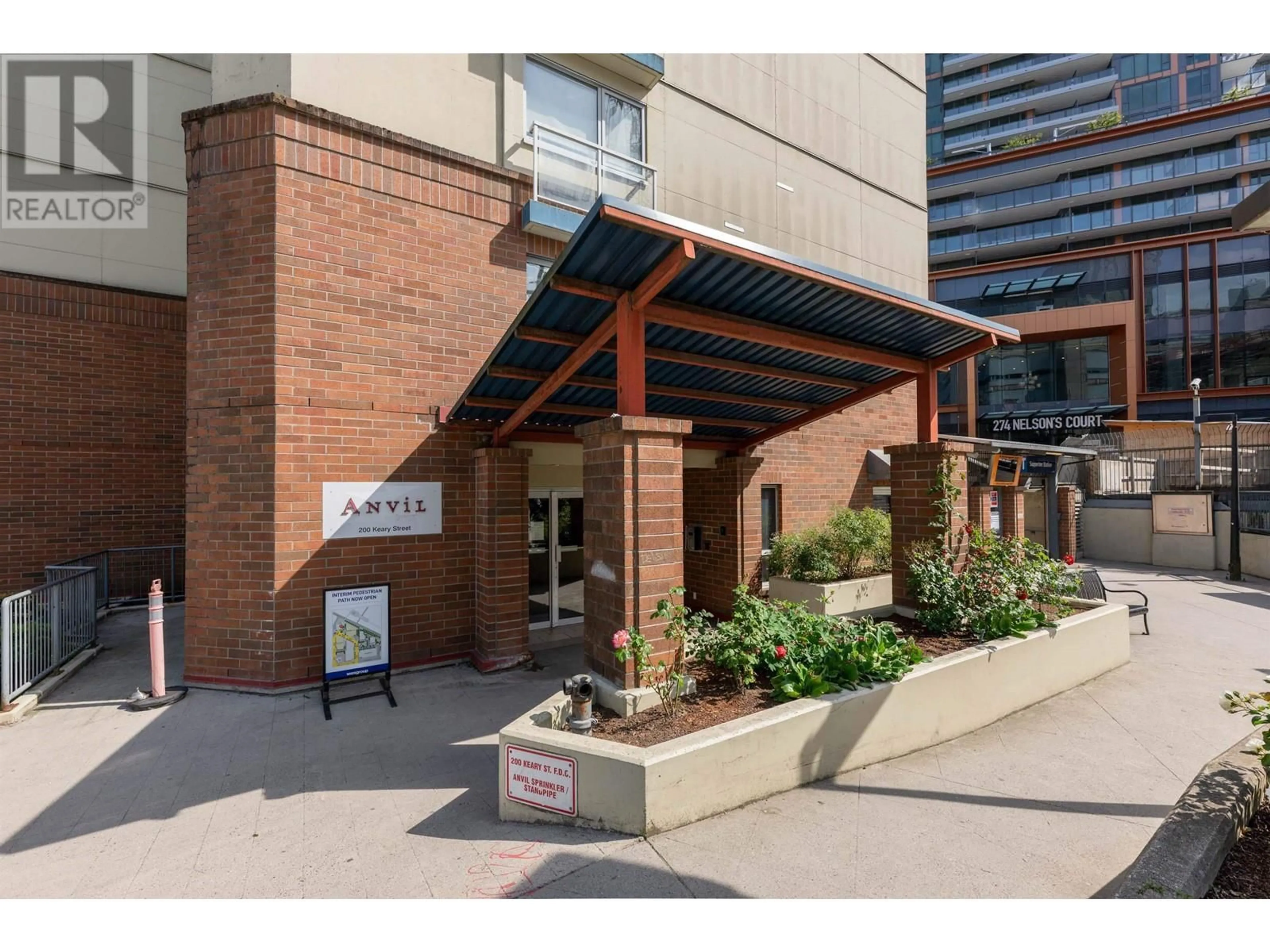 Indoor foyer for 904 - 200 KEARY STREET, New Westminster British Columbia V3L0A6