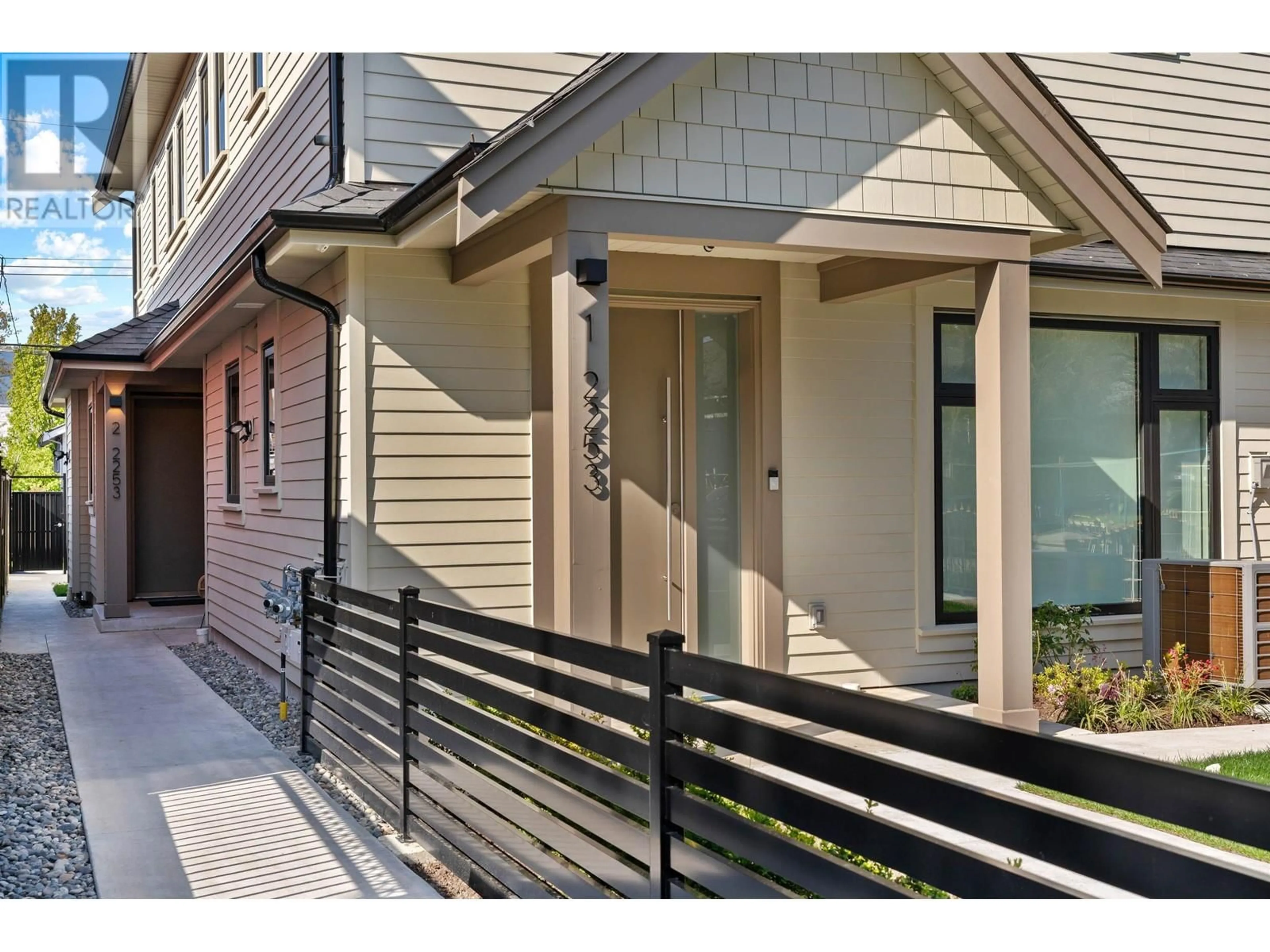 Unknown for 1 - 2253 GRANT STREET, Vancouver British Columbia V5L2Z6