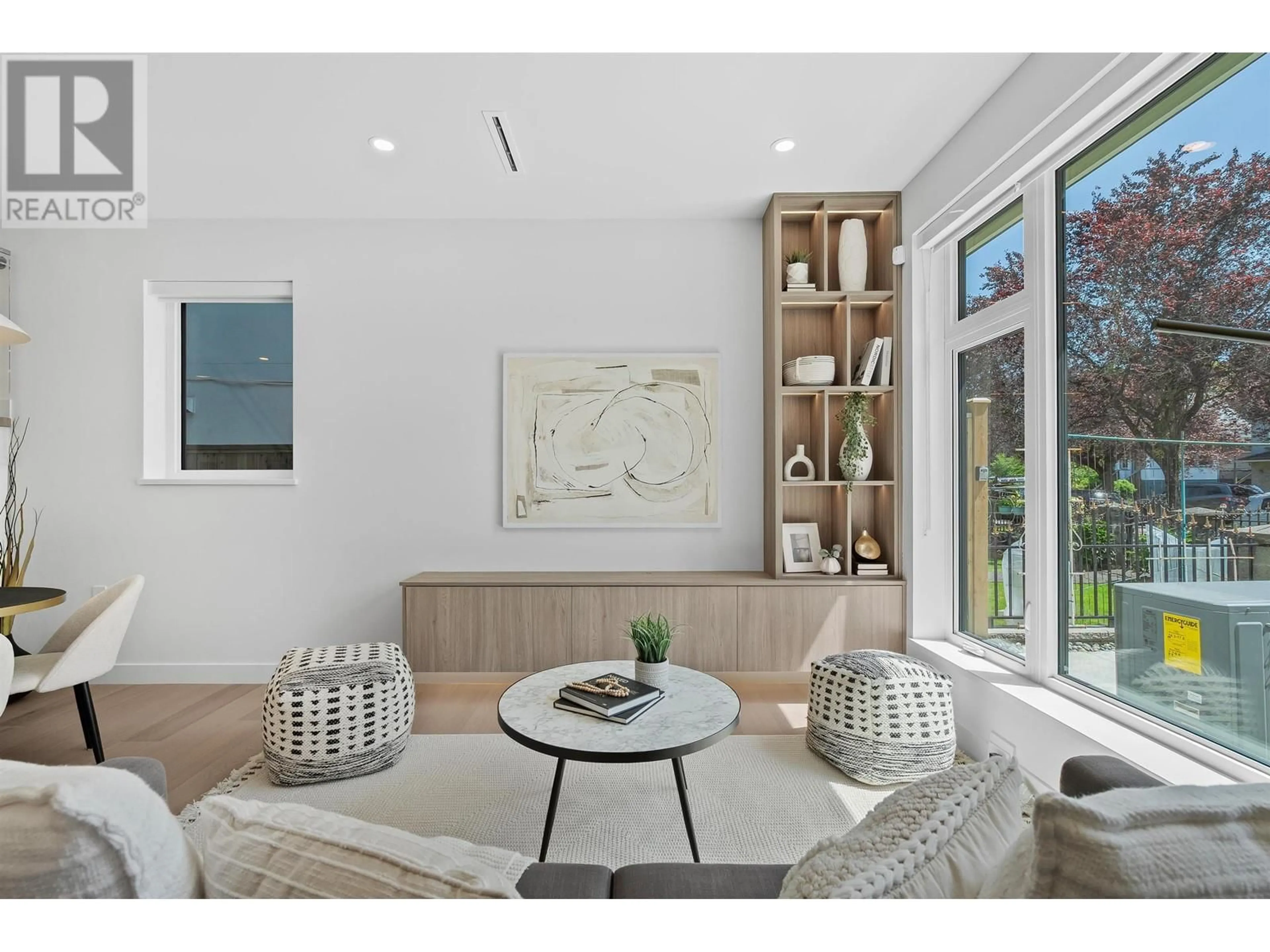 Living room with furniture, unknown for 1 - 2253 GRANT STREET, Vancouver British Columbia V5L2Z6