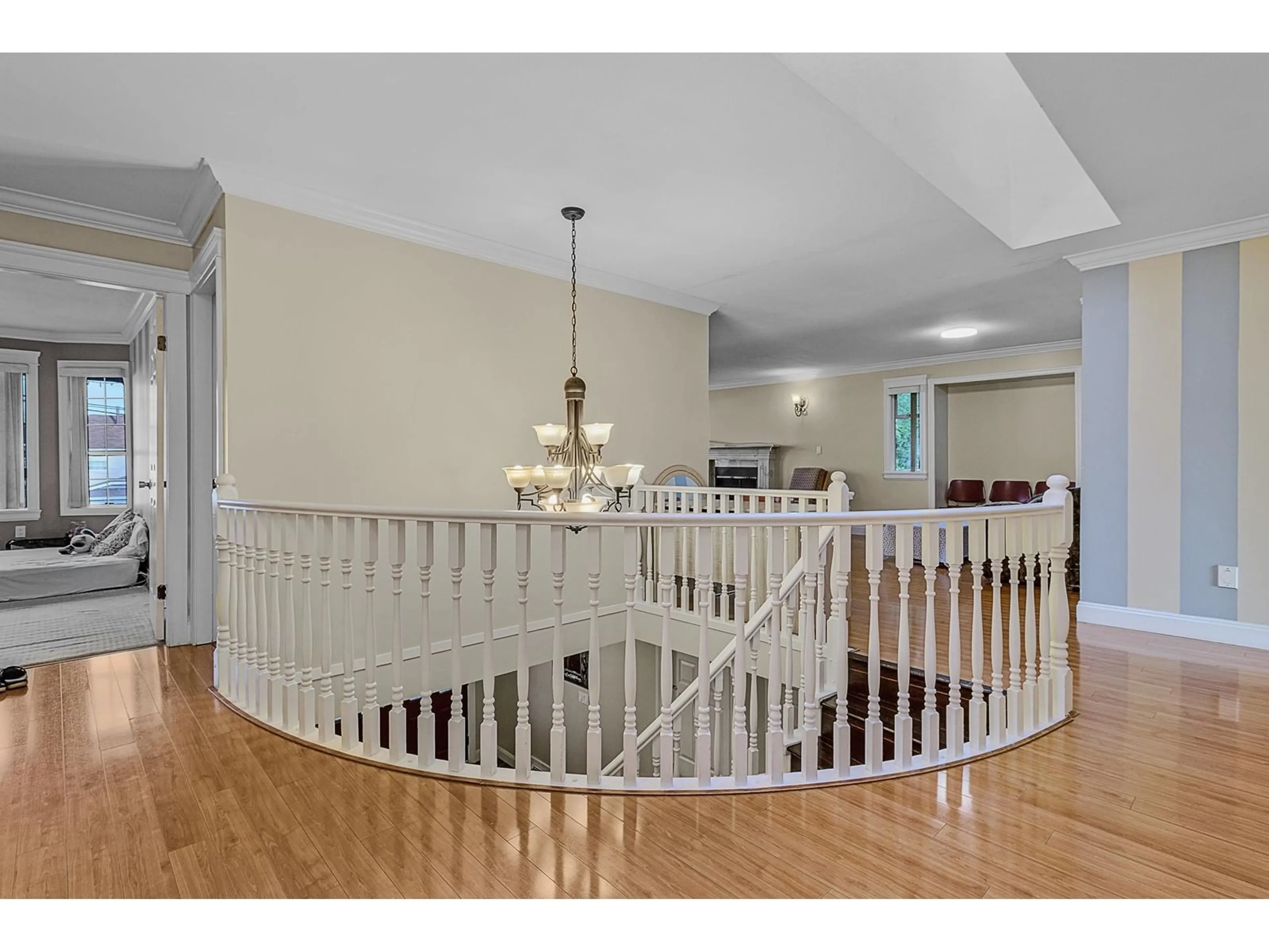 Indoor foyer for 7015 142, Surrey British Columbia V3W5N4