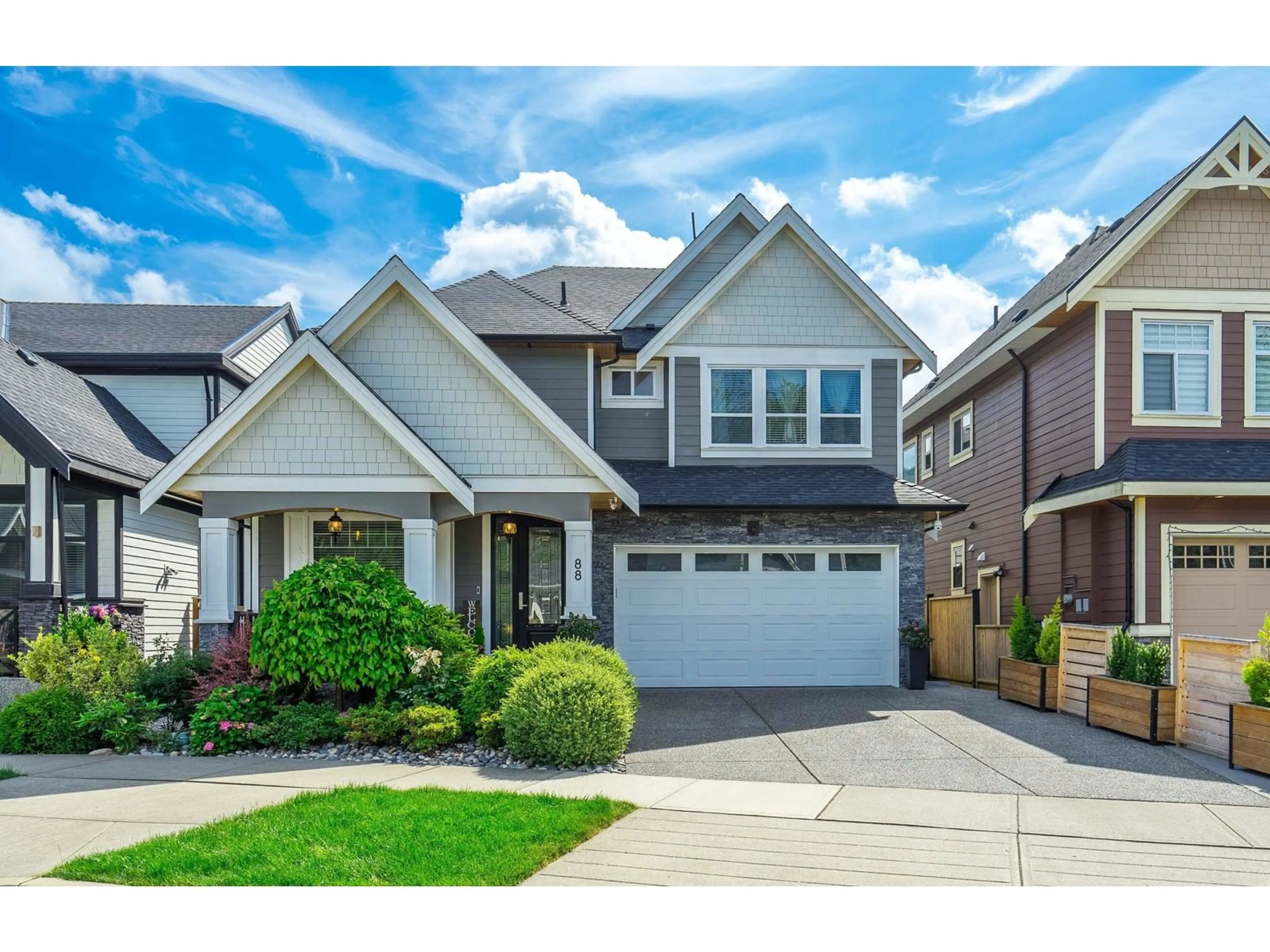 Home with vinyl exterior material, street for 88 169A, Surrey British Columbia V3Z1N1