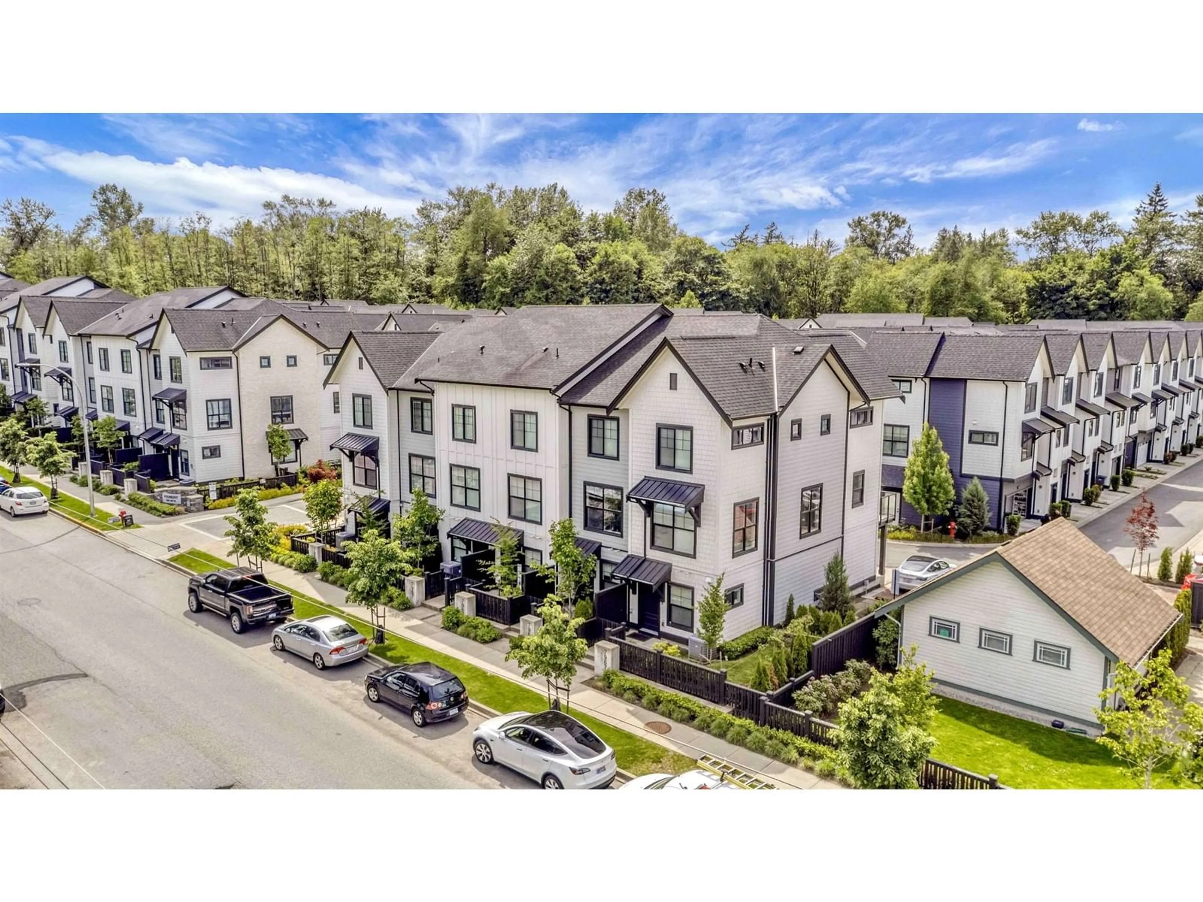 A pic from outside/outdoor area/front of a property/back of a property/a pic from drone, unknown for 5 - 7967 197, Langley British Columbia V2Y3P1