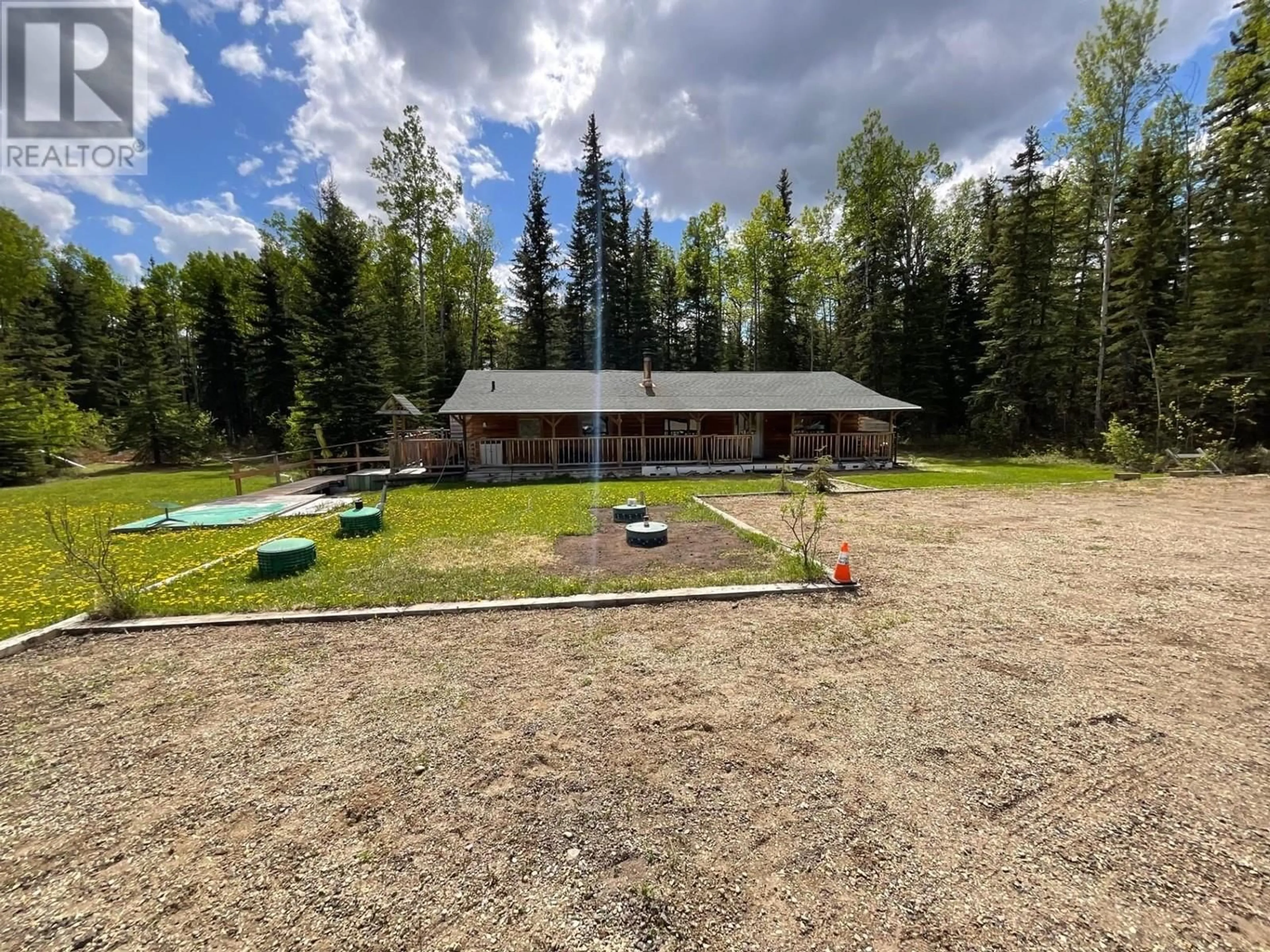 A pic from outside/outdoor area/front of a property/back of a property/a pic from drone, unknown for 4081 OLD ALASKA HIGHWAY, Taylor British Columbia V0C2K0