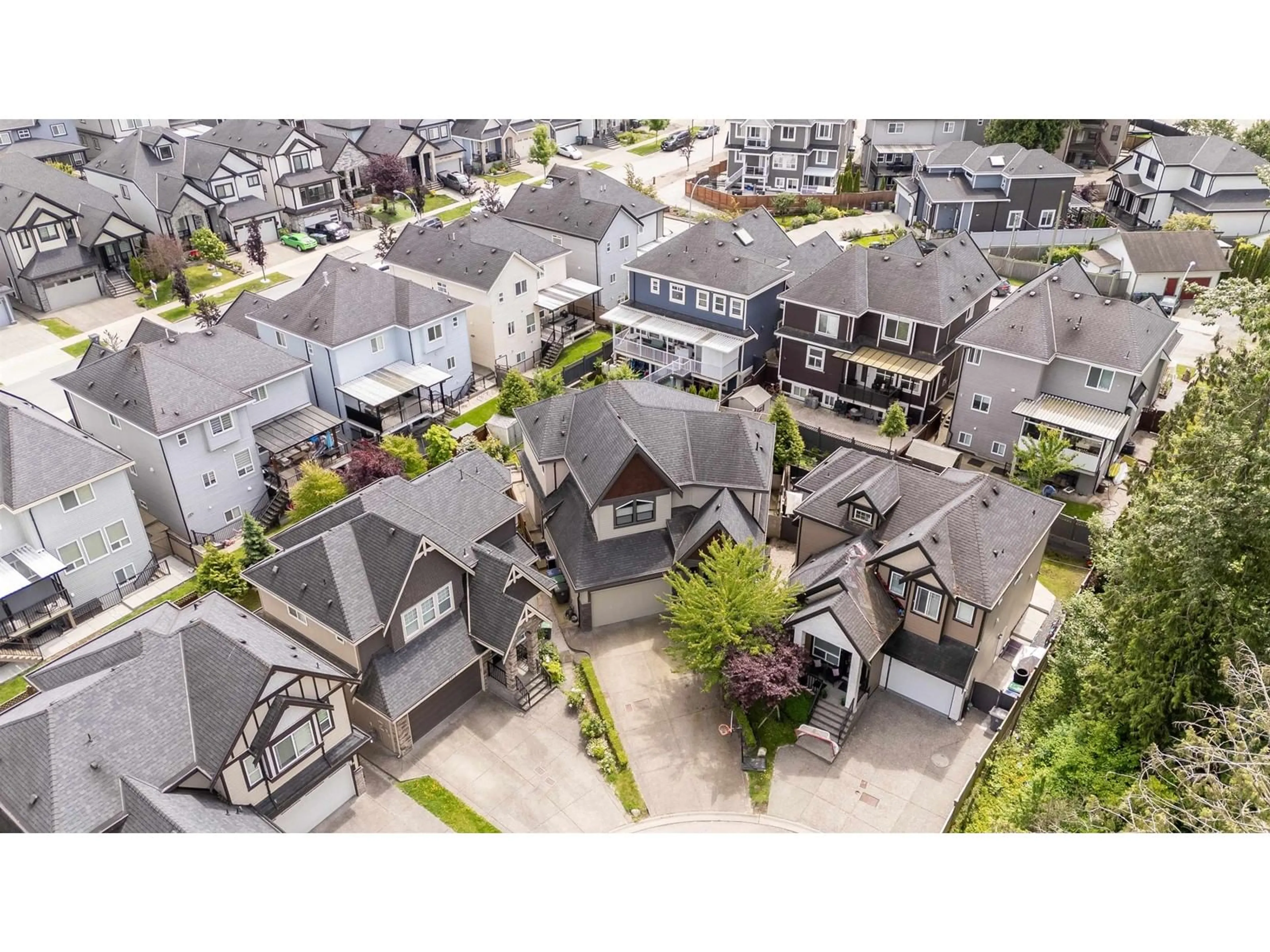 A pic from outside/outdoor area/front of a property/back of a property/a pic from drone, street for 5906 139, Surrey British Columbia V3X0G6