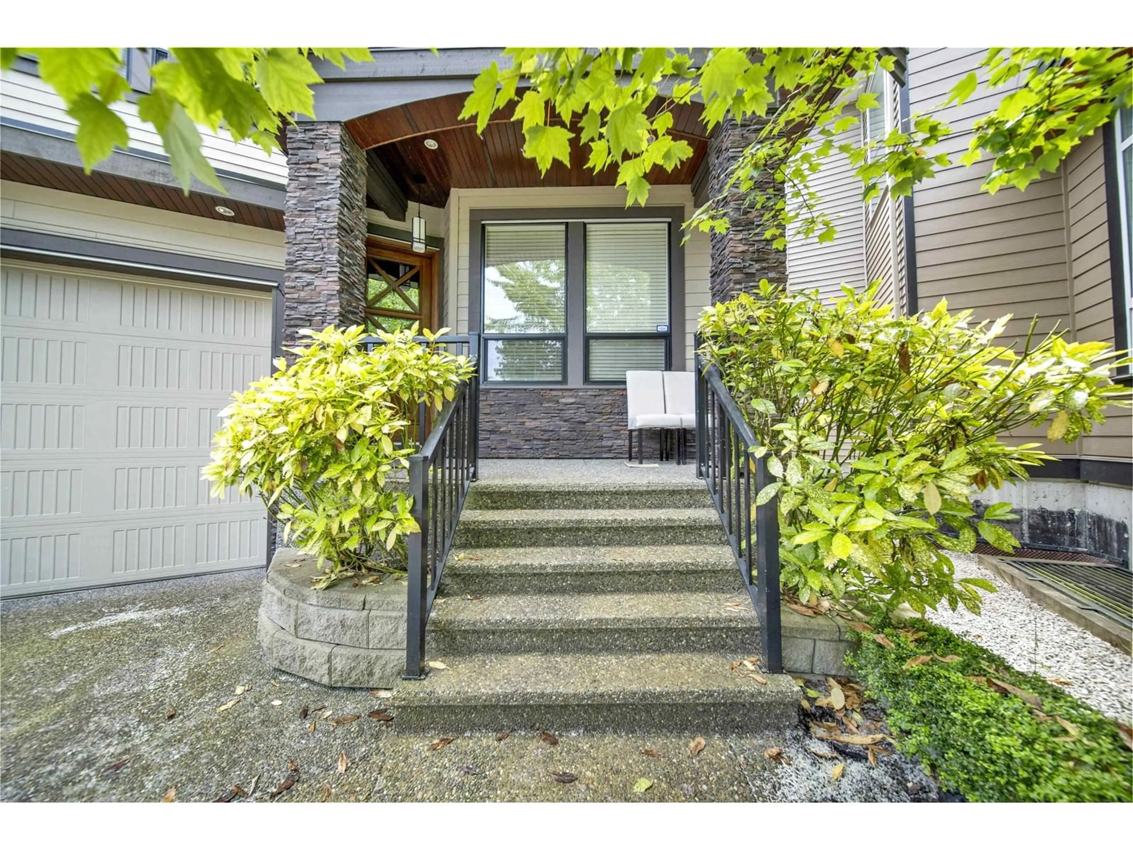 Indoor entryway for 5906 139, Surrey British Columbia V3X0G6
