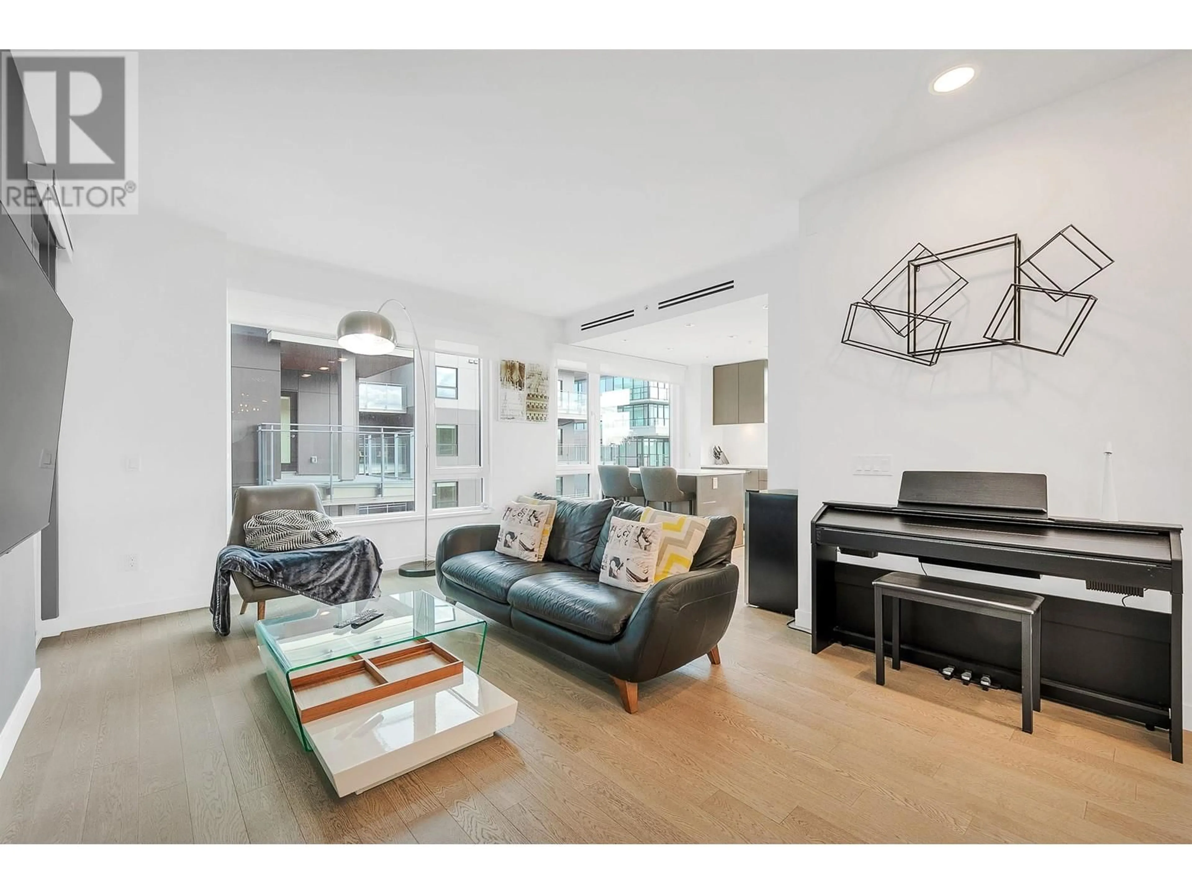 Living room with furniture, unknown for 309 - 489 26TH AVENUE, Vancouver British Columbia V5Y0M8