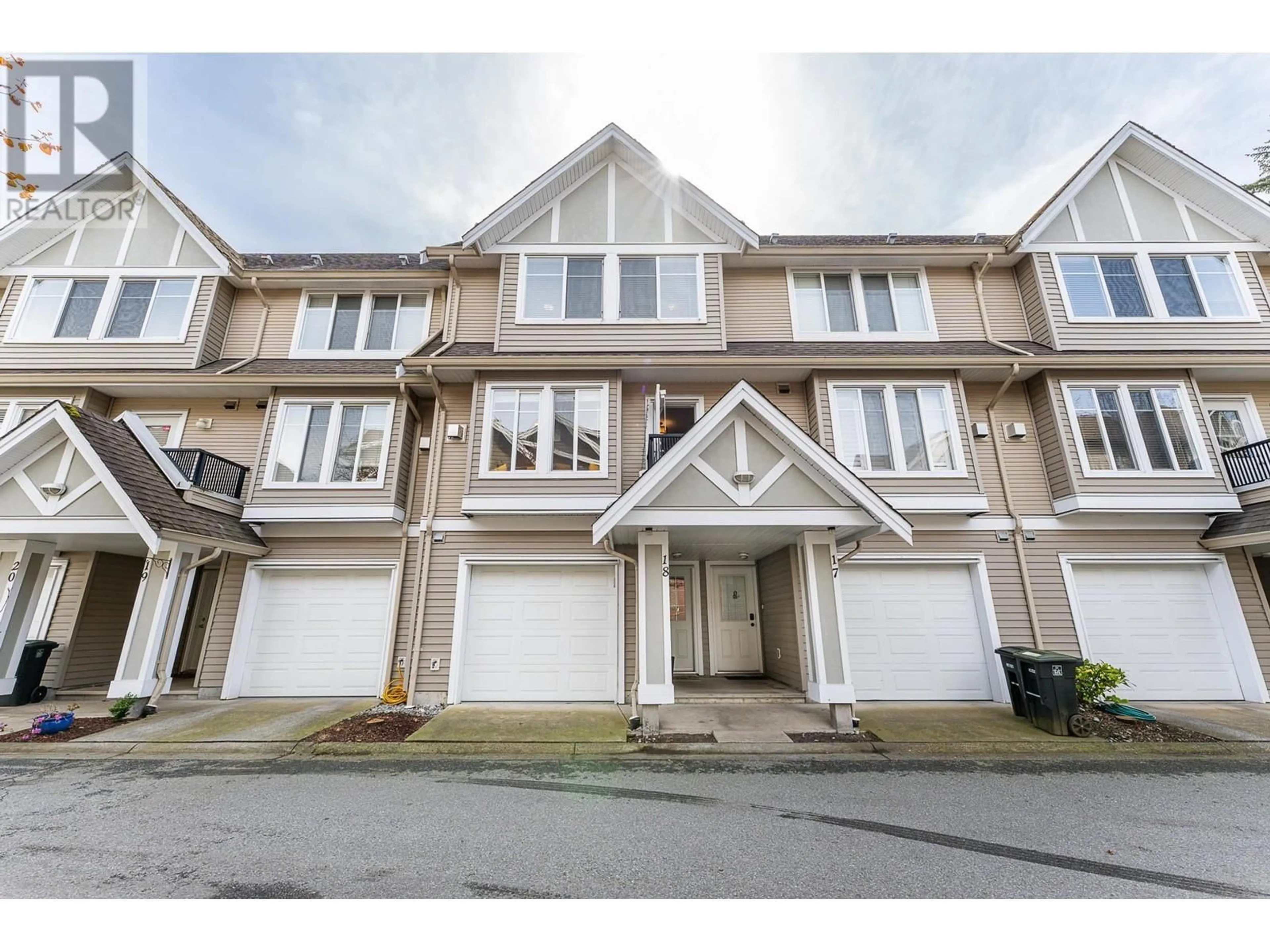 A pic from outside/outdoor area/front of a property/back of a property/a pic from drone, street for 18 - 19141 124 AVENUE, Pitt Meadows British Columbia V3Y2V6