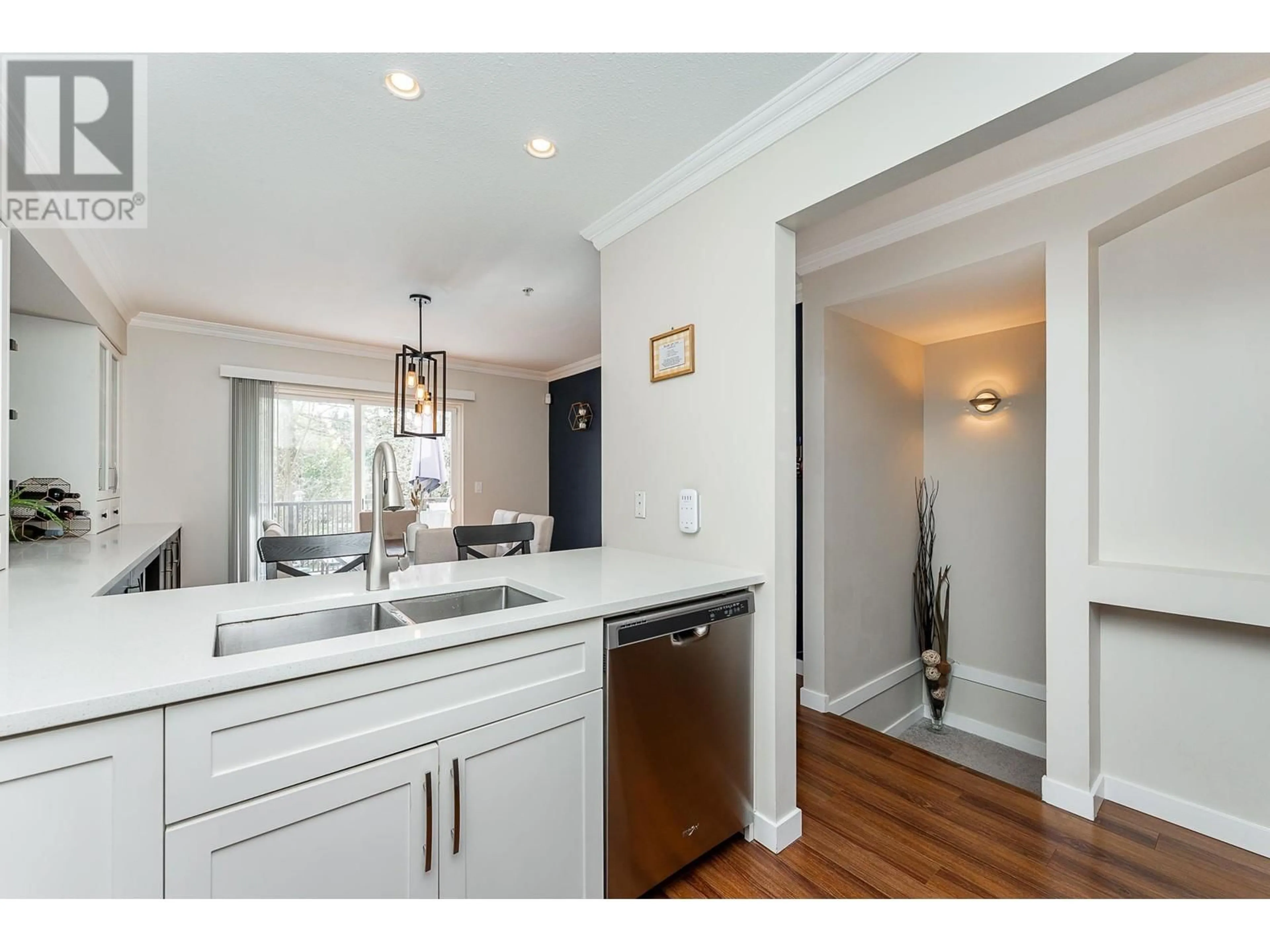 Open concept kitchen, unknown for 18 - 19141 124 AVENUE, Pitt Meadows British Columbia V3Y2V6