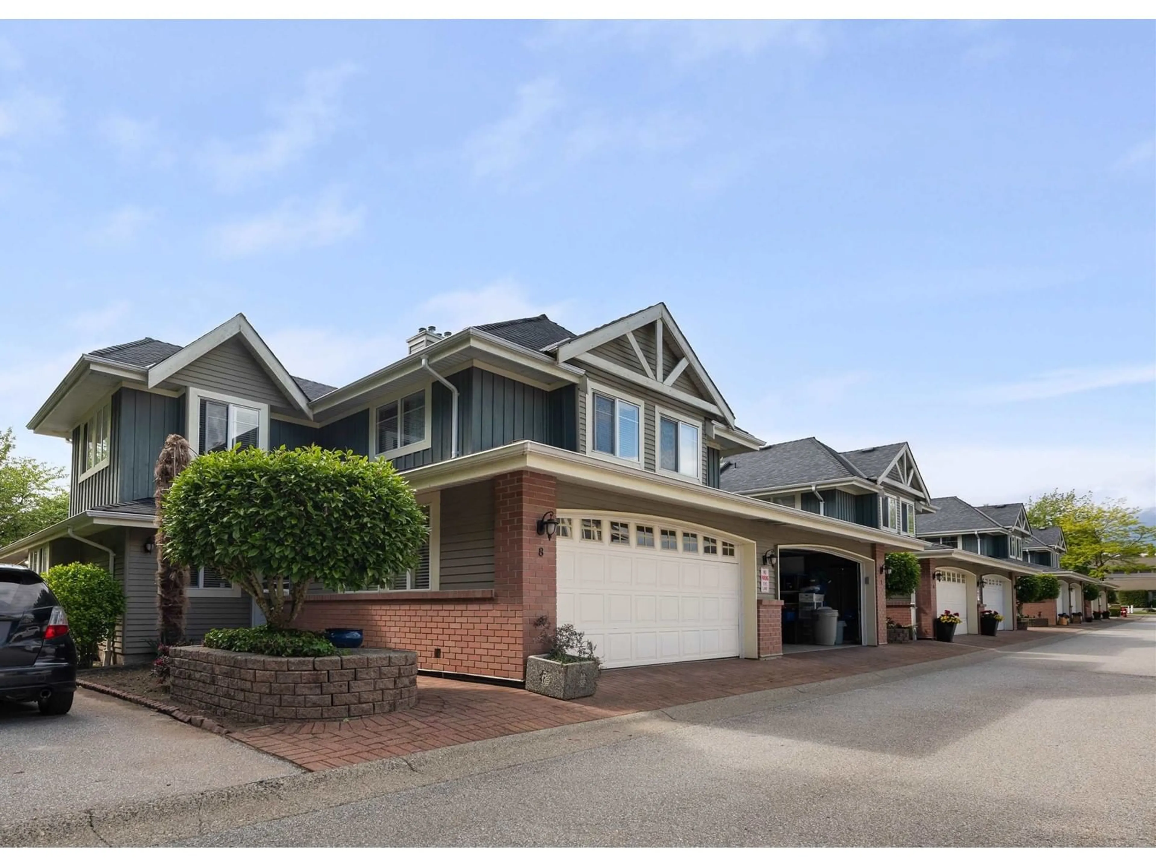 Unknown for 8 - 12038 62, Surrey British Columbia V3X3L2