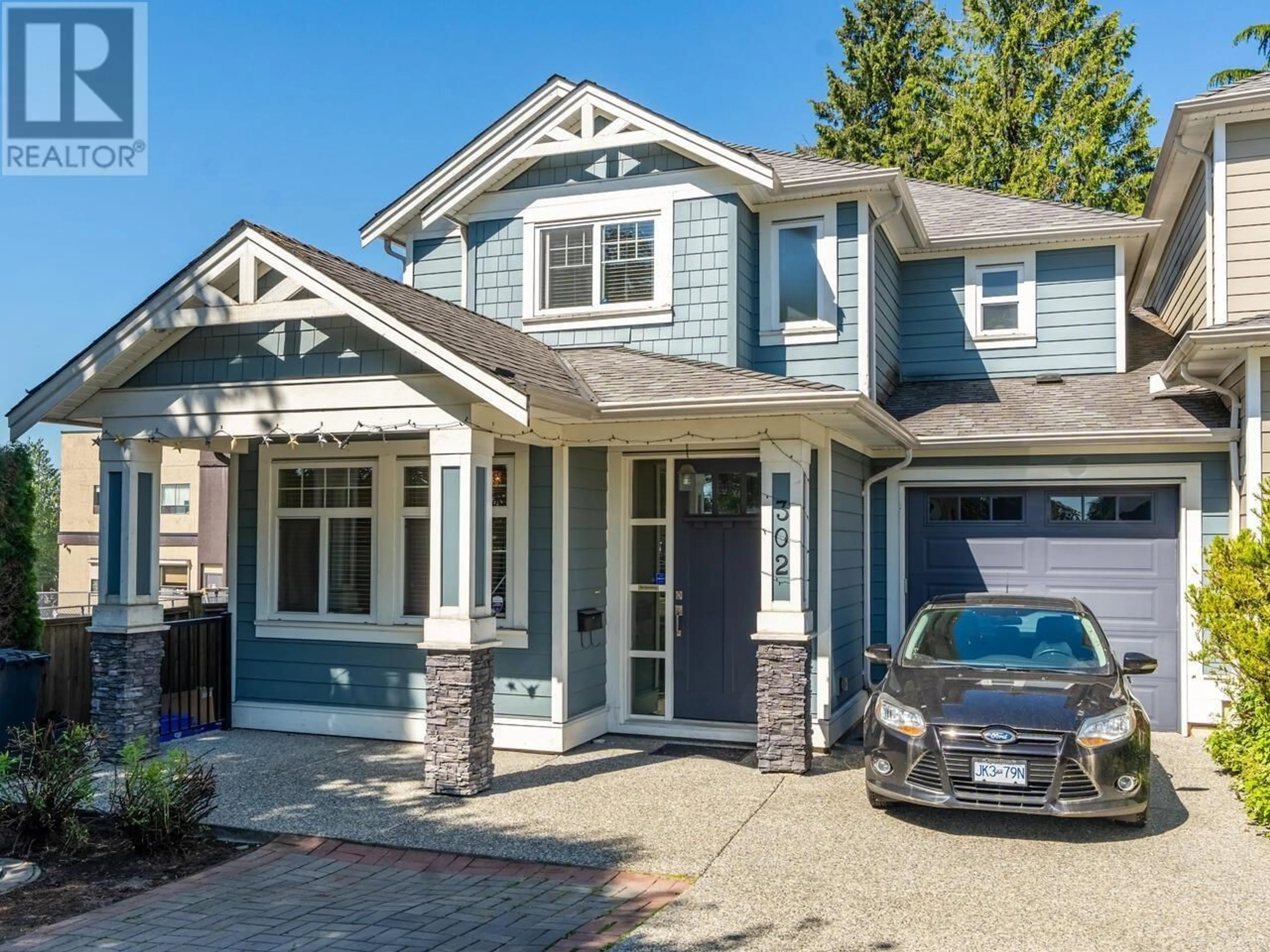 Home with vinyl exterior material, street for 302 BURNS STREET, Coquitlam British Columbia V3K4E8