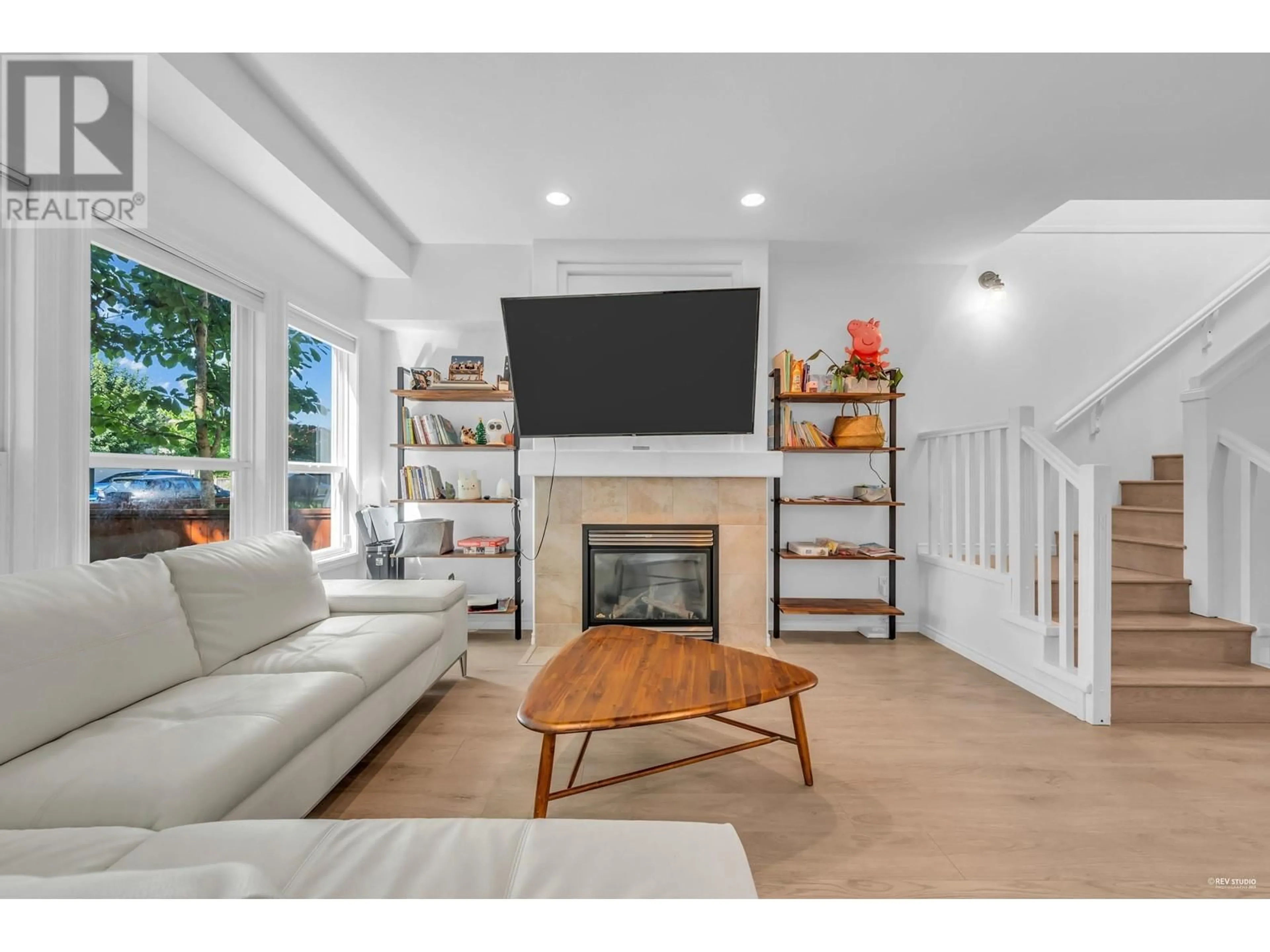 Living room with furniture, unknown for 16 - 6777 LIVINGSTONE PLACE, Richmond British Columbia V7C5V8