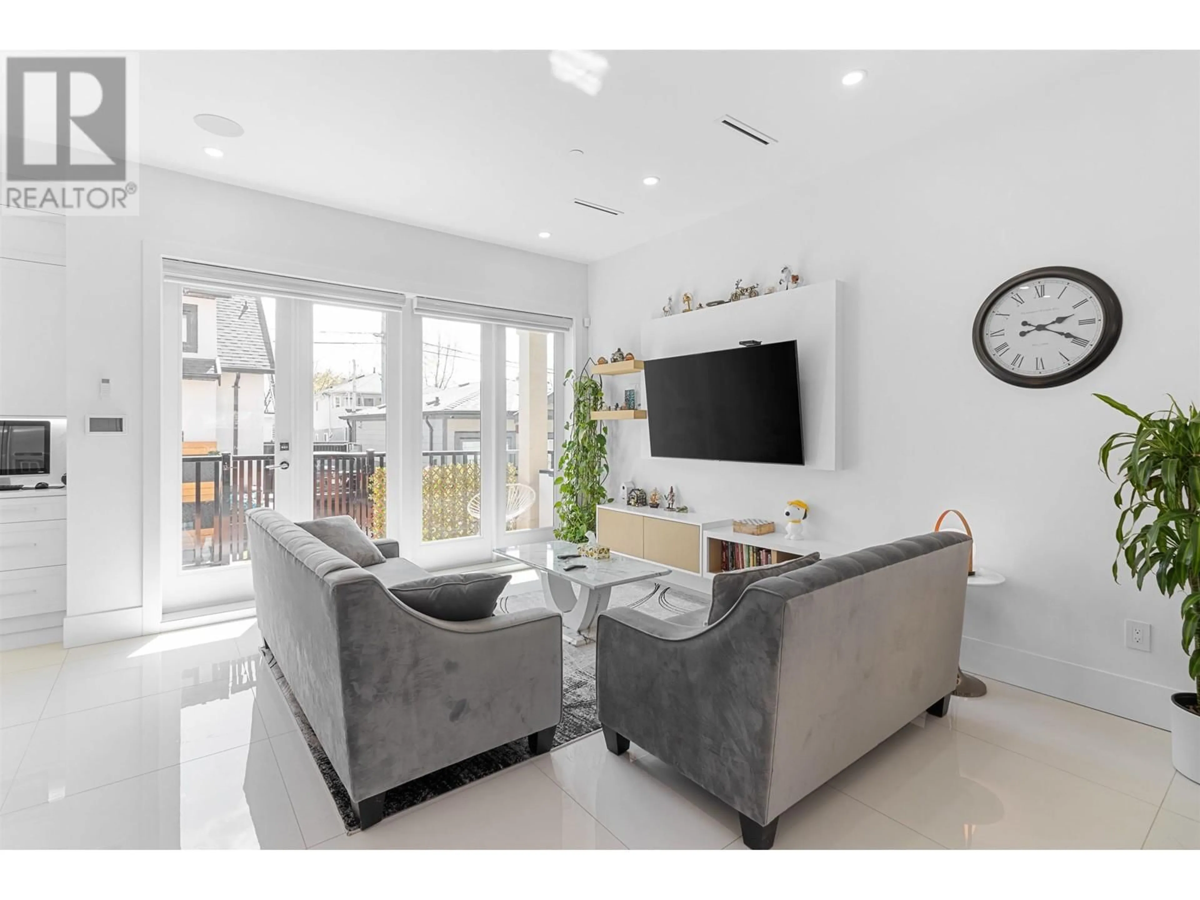 Living room with furniture, unknown for 886 38TH AVENUE, Vancouver British Columbia V5W1J3