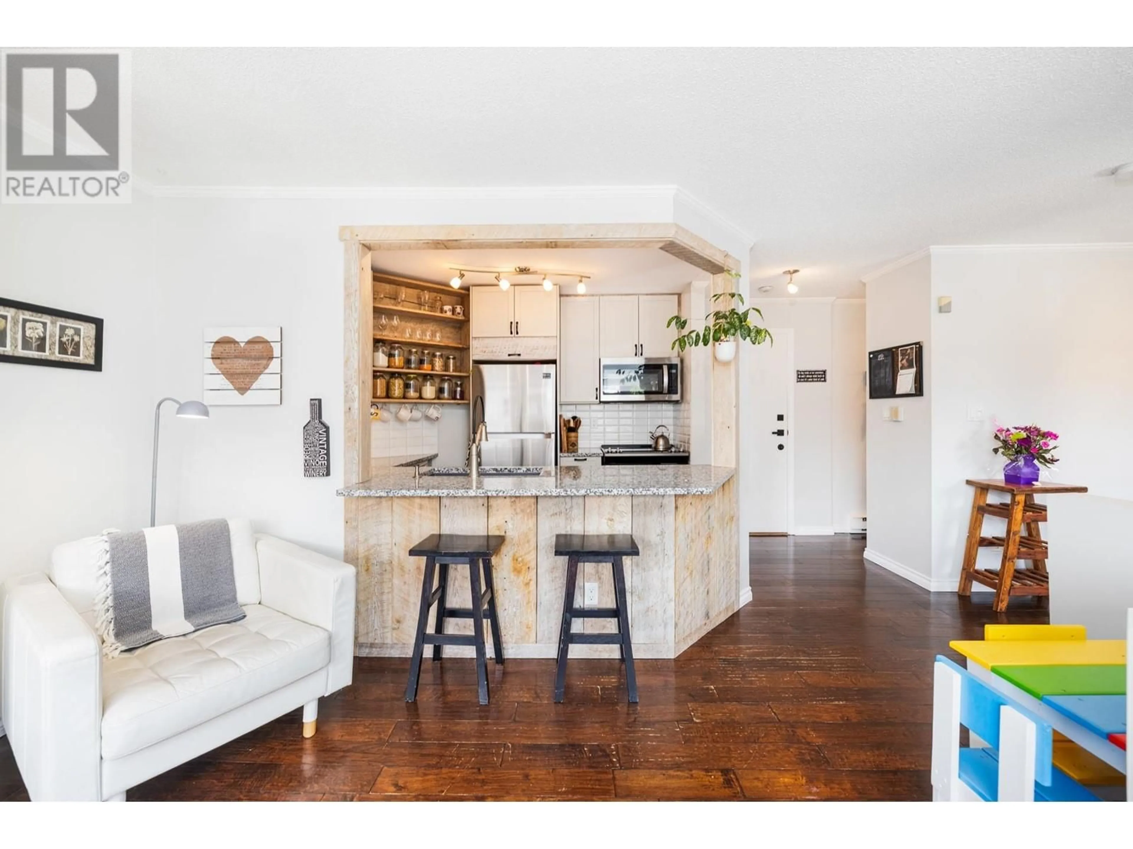 Open concept kitchen, unknown for 309 - 3721 DELBROOK AVENUE, North Vancouver British Columbia V7N3Z4