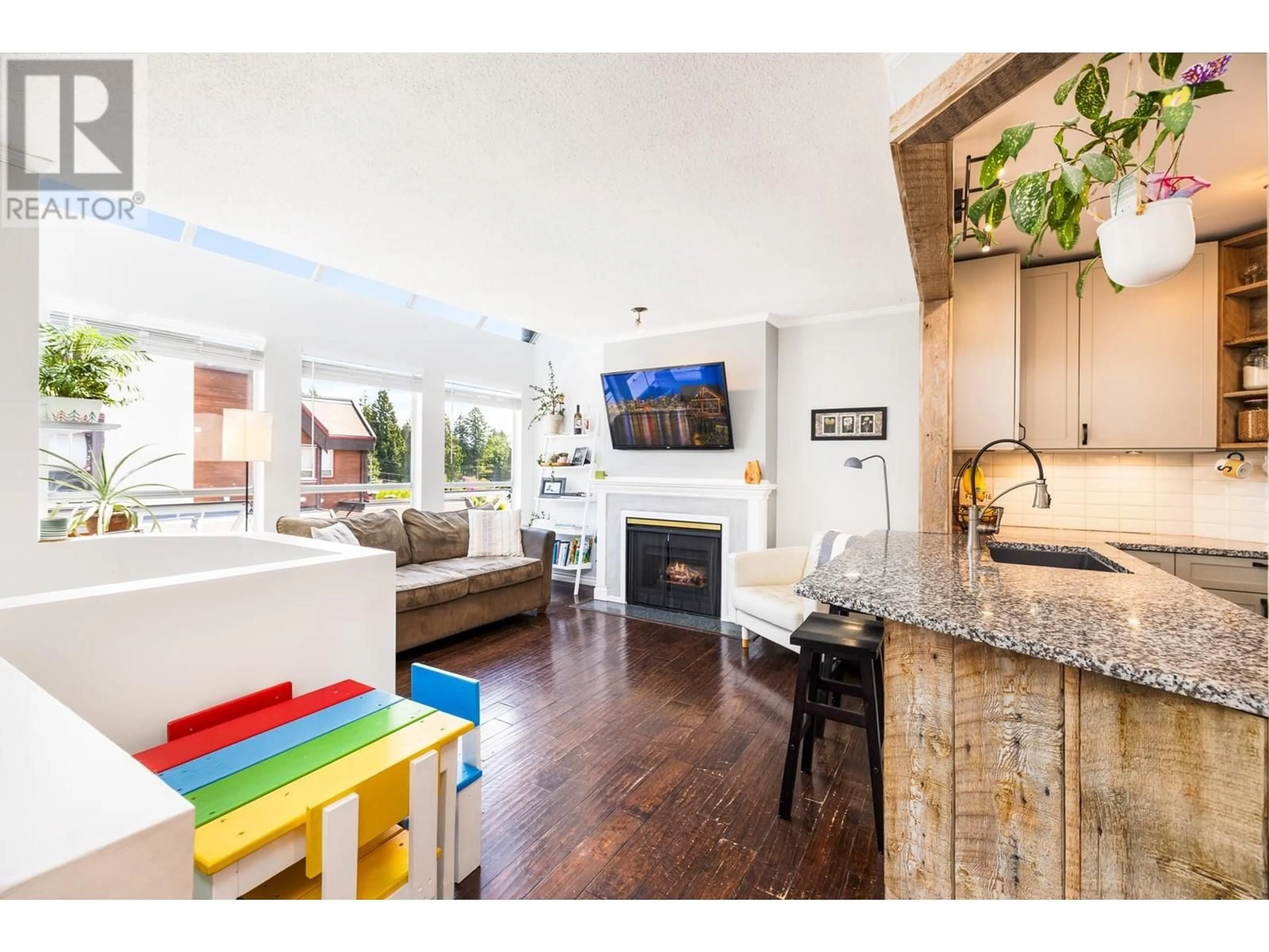 Open concept kitchen, unknown for 309 - 3721 DELBROOK AVENUE, North Vancouver British Columbia V7N3Z4