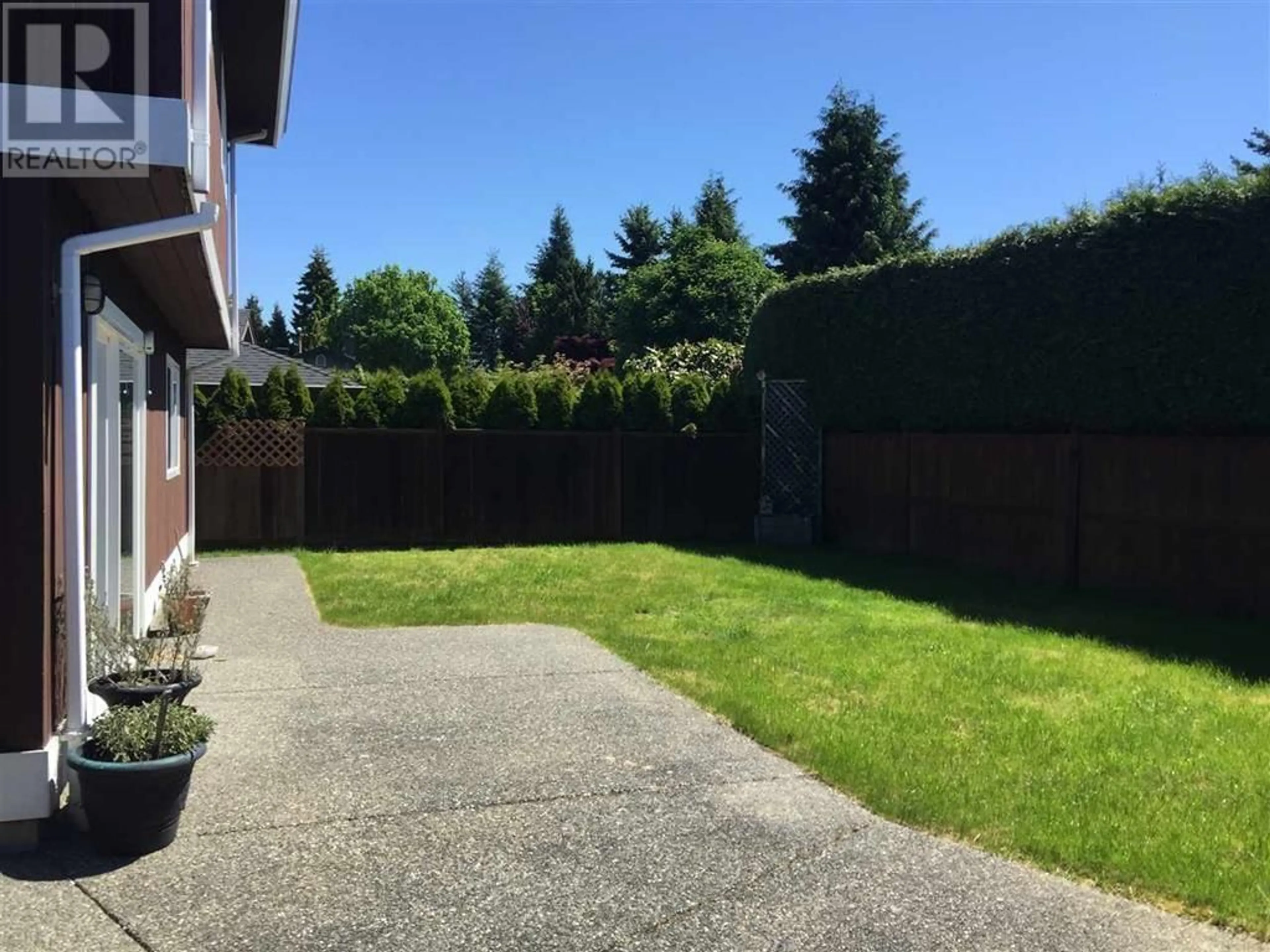 Patio, street for 38 DEERFIELD DRIVE, Delta British Columbia V4M2W9