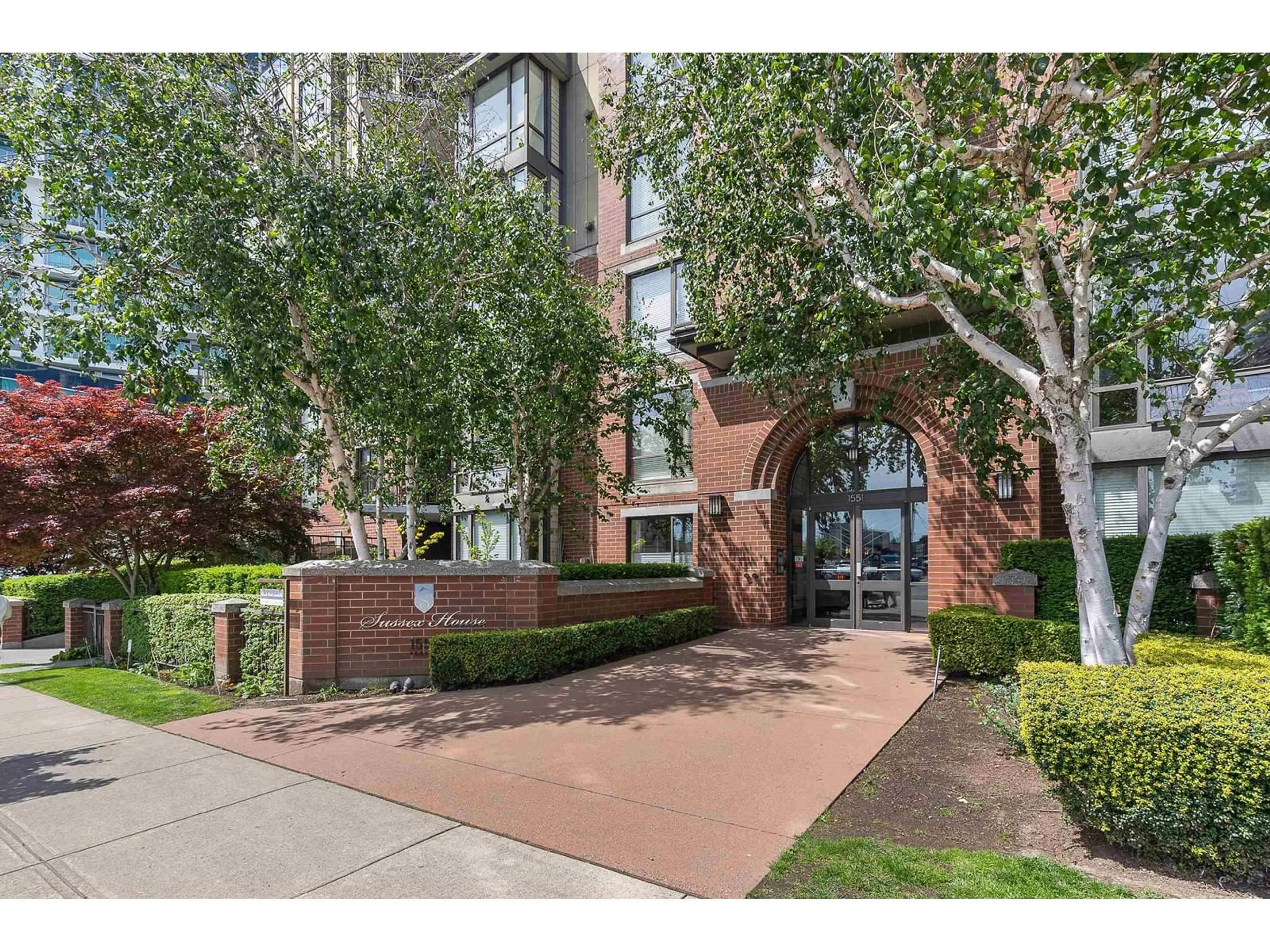 Indoor foyer for 207 - 1551 FOSTER, White Rock British Columbia V4B5M1