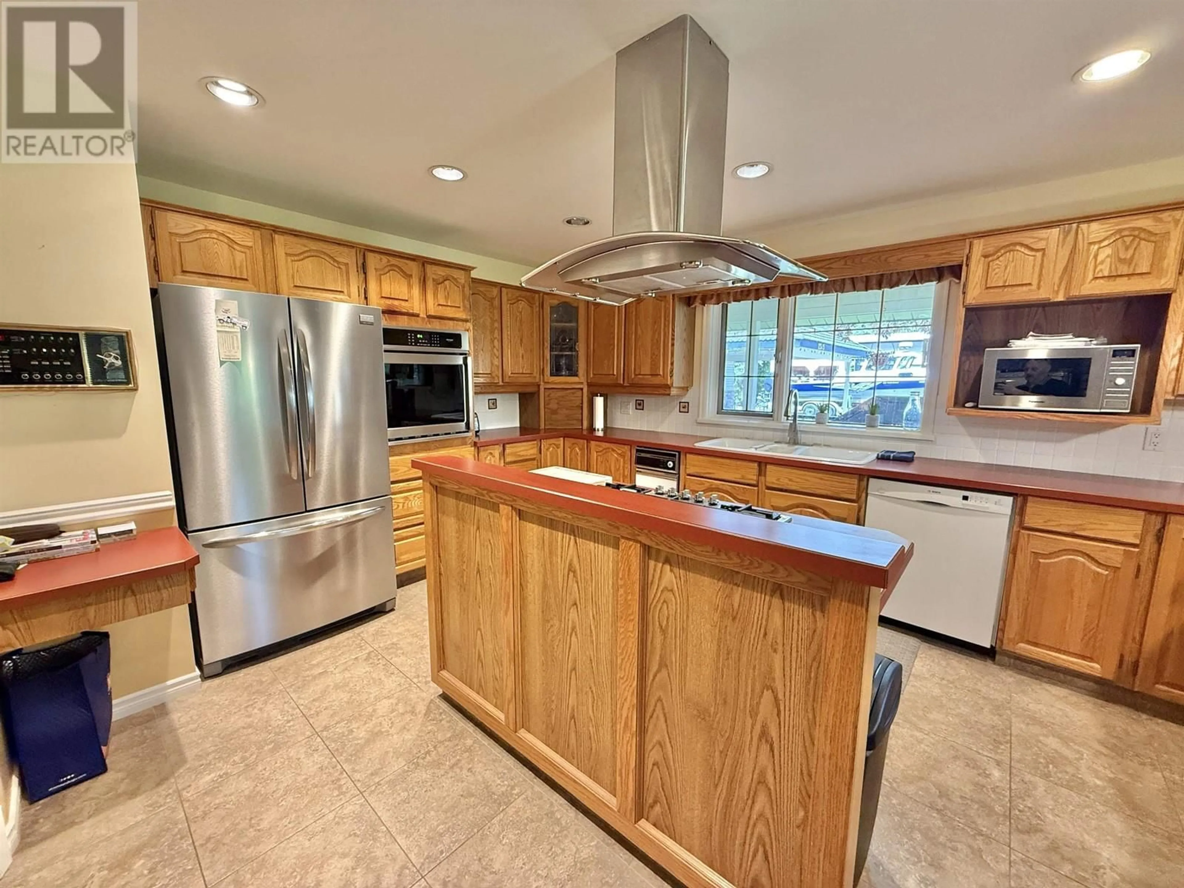 Open concept kitchen, ceramic/tile floor for 1385 WELLS ROAD, Quesnel British Columbia V2J7H1